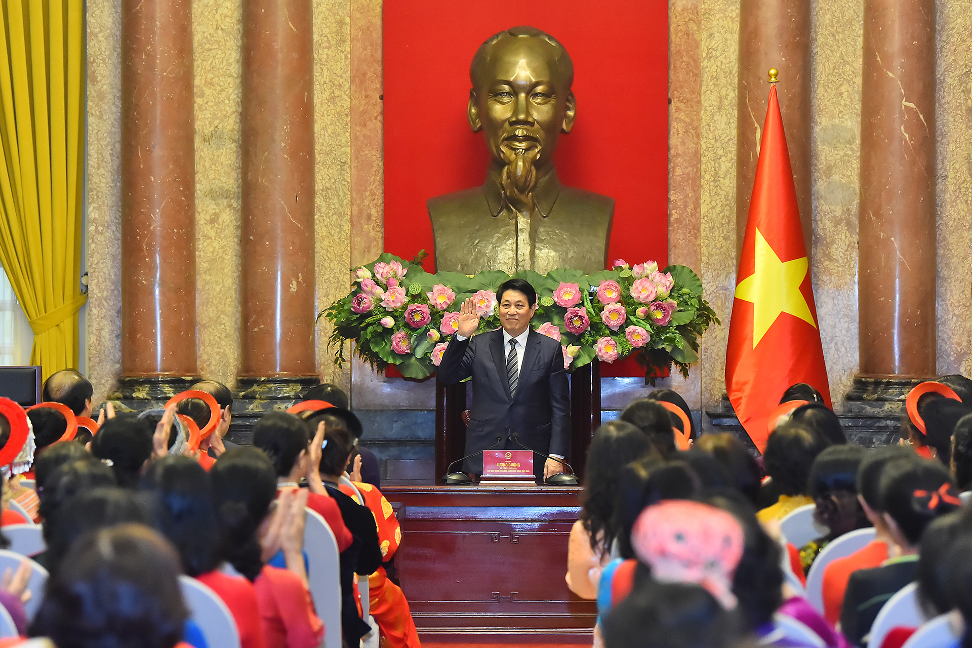 Chủ tịch nước Lương Cường tại buổi gặp mặt Đoàn đại biểu phụ nữ cao tuổi tiêu biểu toàn quốc.