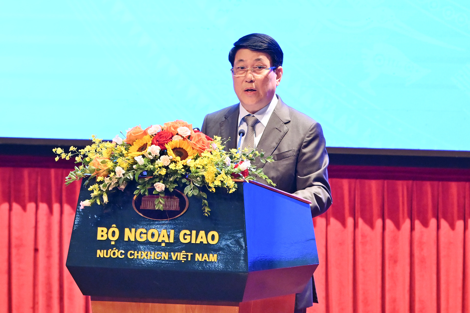 Chủ tịch nước Lương Cường phát biểu tại hội thảo.