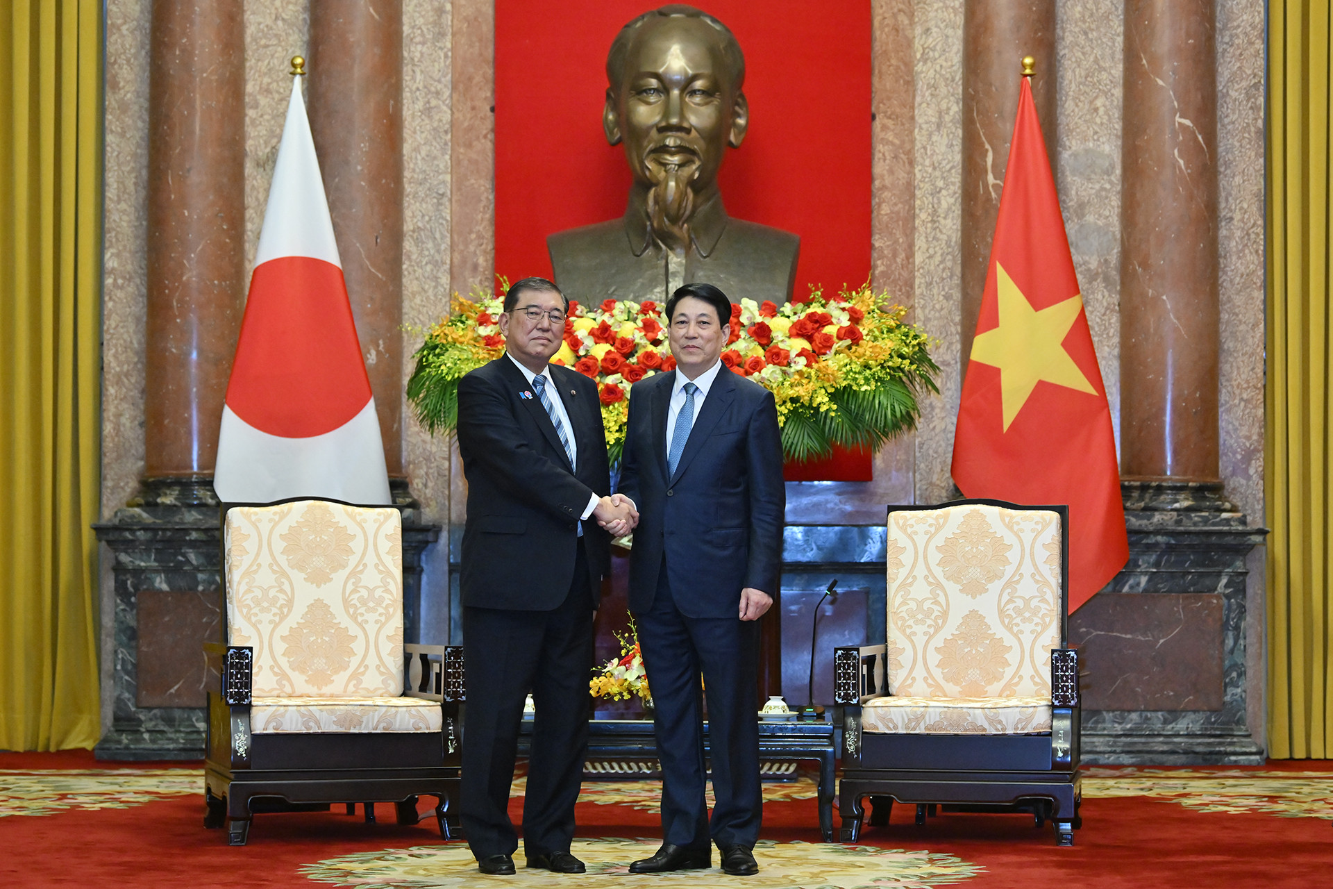 Chủ tịch nước Lương Cường và Thủ tướng Nhật Bản Ishiba Shigeru.