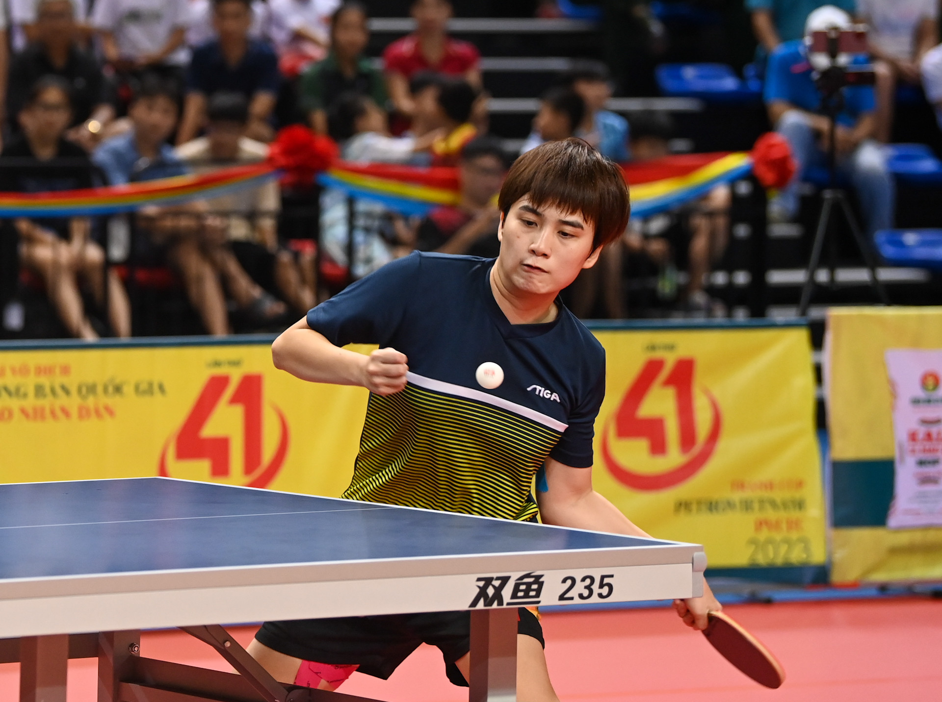 Tận dụng lợi thế, Diệu Khánh thi đấu thăng hoa trong séc thứ tư và thứ năm qua đó rút ngắn tỷ số trong trận chung kết xuống còn 3-2.