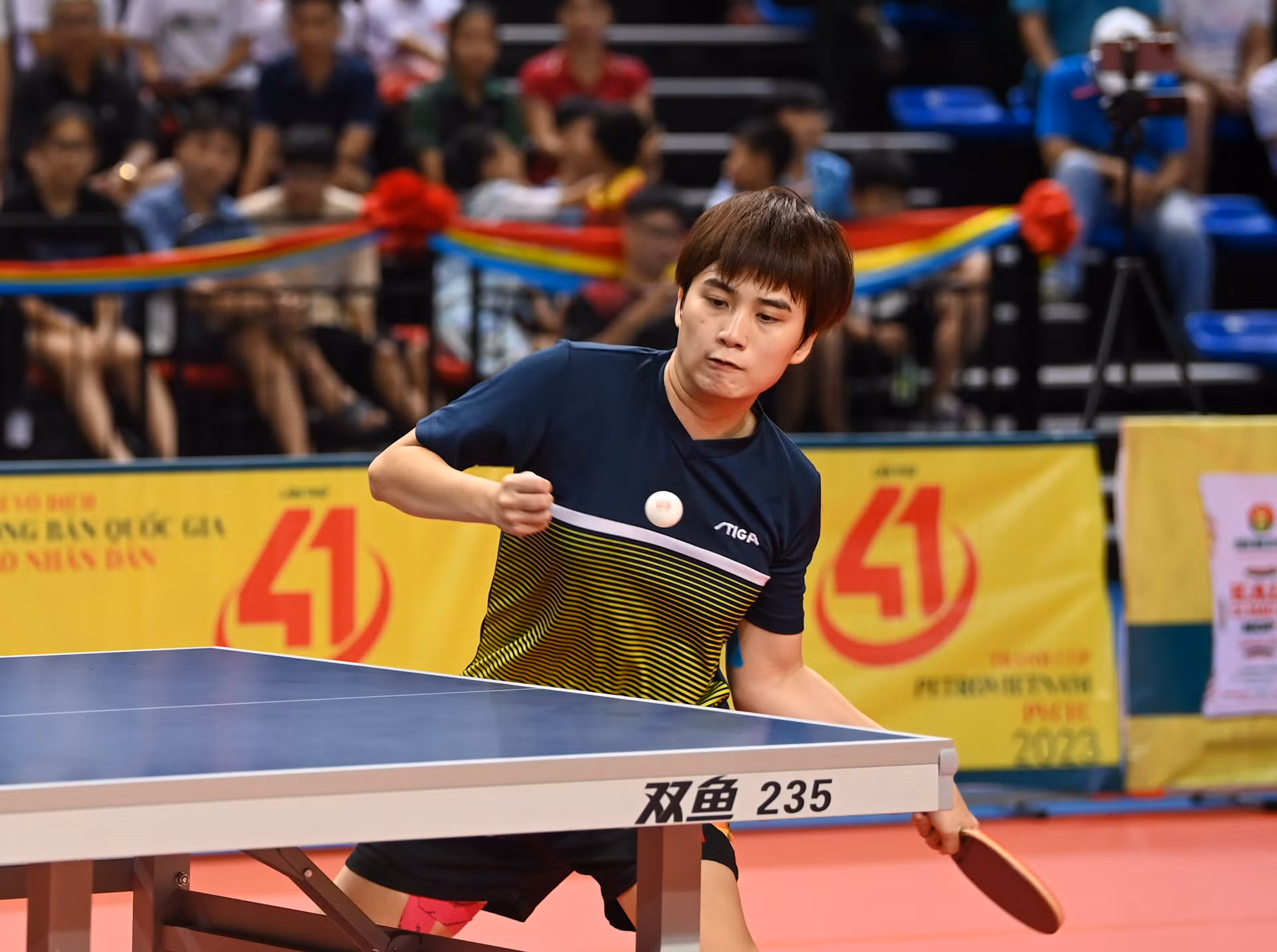 Tận dụng lợi thế, Diệu Khánh thi đấu thăng hoa trong séc thứ tư và thứ năm qua đó rút ngắn tỷ số trong trận chung kết xuống còn 3-2.