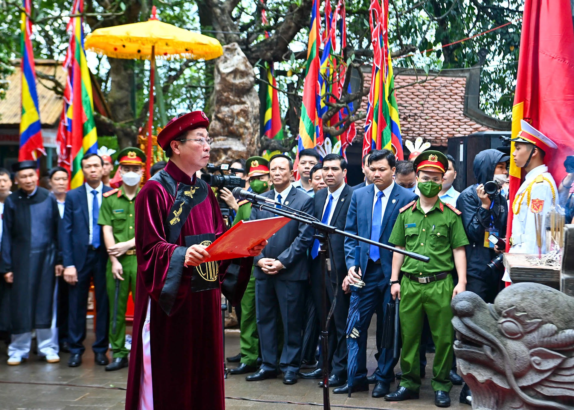 Chủ tịch UBND tỉnh Phú Thọ Bùi Văn Quang, Chủ lễ Giỗ Tổ Hùng Vương đọc Chúc văn ca ngợi công lao trời biển của các Vua Hùng.
