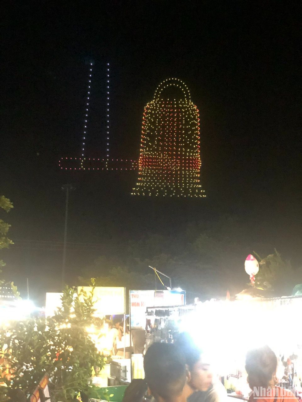 9 tiếng chuông vang lên thể hiện sự gắn kết của mọi thành phần không phân biệt sắc tộc, tôn giáo, tầng lớp, giai cấp… cùng hướng tới mục tiêu hòa bình, bình đẳng, dựng xây kiến tạo nên một thế giới đại đồng trường tồn bất diệt.