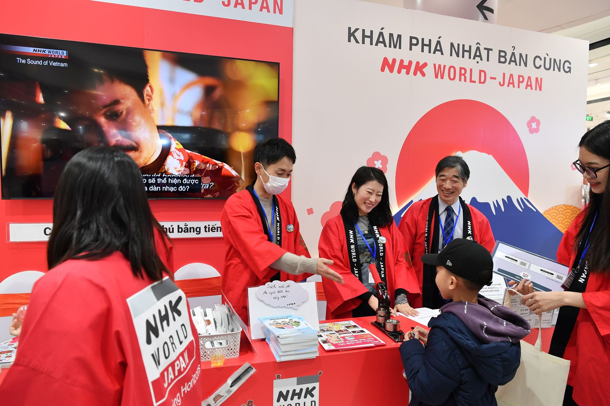 Sự kiện do đài NHK (Nhật Bản) tổ chức nhằm nâng cao chất lượng phục vụ khán thính giả và quảng bá hình ảnh đất nước, văn hóa Nhật Bản. Sự kiện do đài NHK (Nhật Bản) tổ chức nhằm nâng cao chất lượng phục vụ khán thính giả và quảng bá hình ảnh đất nước, văn hóa Nhật Bản.