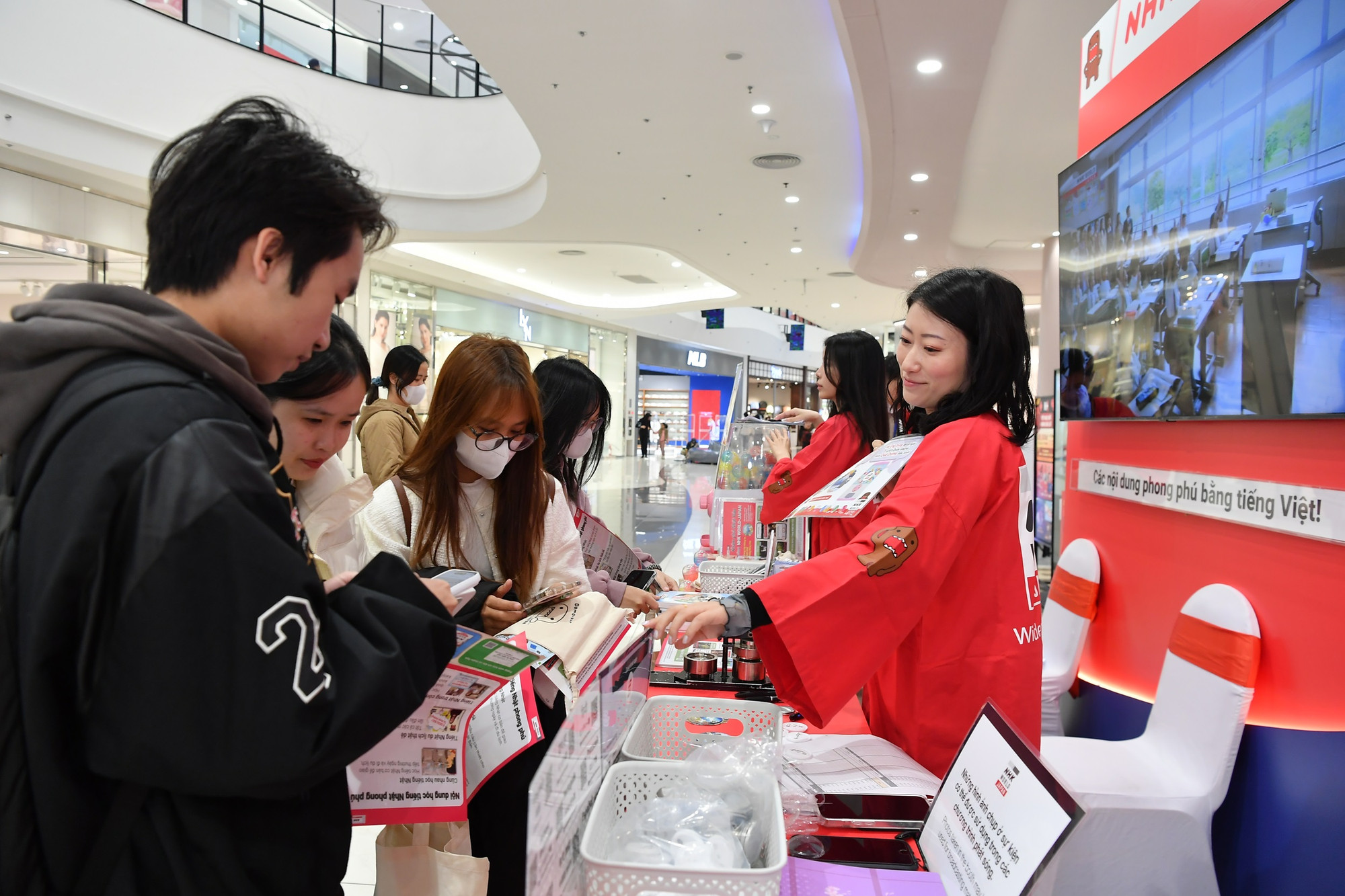 Đây là sự kiện tiếp thị dịch vụ của Đài NHK ở nước ngoài lần đầu tiên sau khi đại dịch Covid-19. Đây là sự kiện tiếp thị dịch vụ của Đài NHK ở nước ngoài lần đầu tiên sau khi đại dịch Covid-19.