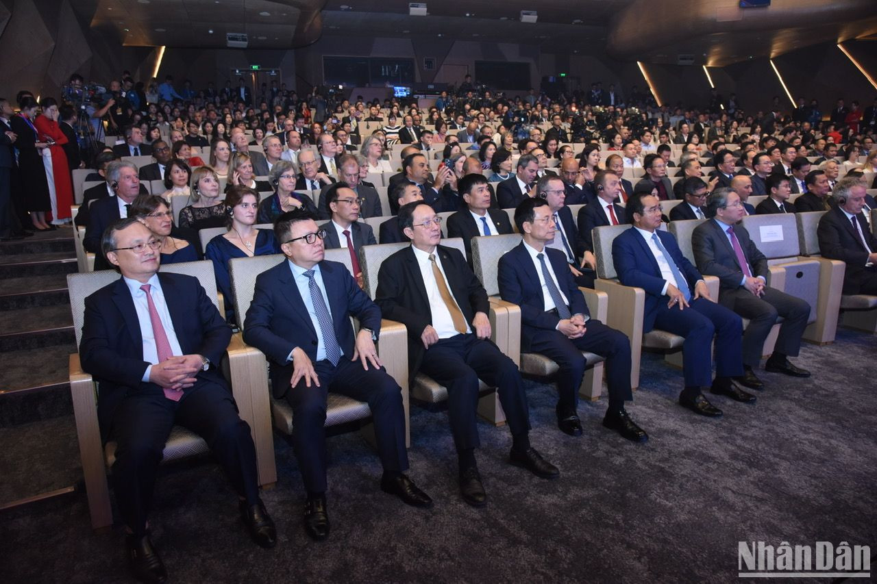 Đại diện lãnh đạo các bộ, ngành, cơ quan Trung ương dự Lễ trao giải. (Ảnh: THÀNH ĐẠT)