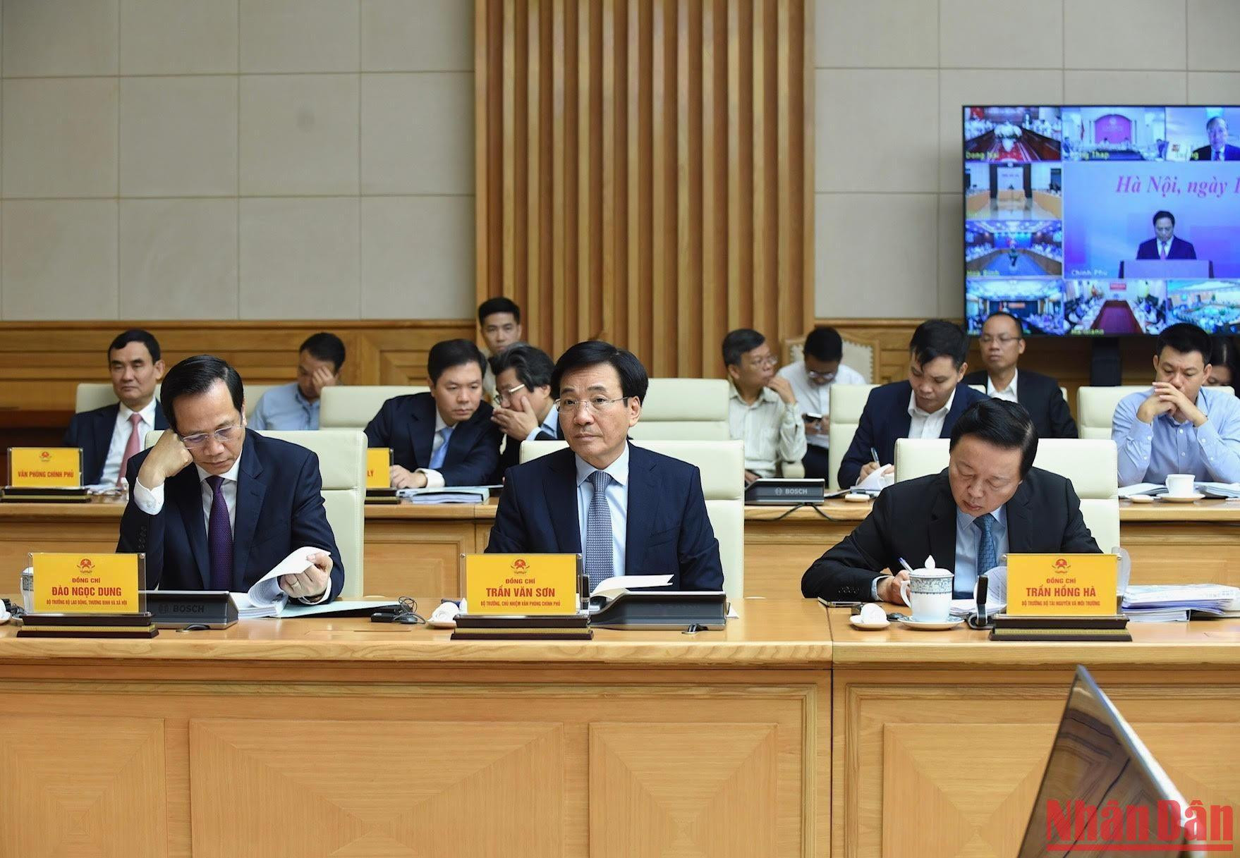 Đại diện lãnh đạo các bộ, ban, ngành tham dự hội nghị. Đại diện lãnh đạo các bộ, ban, ngành tham dự hội nghị.