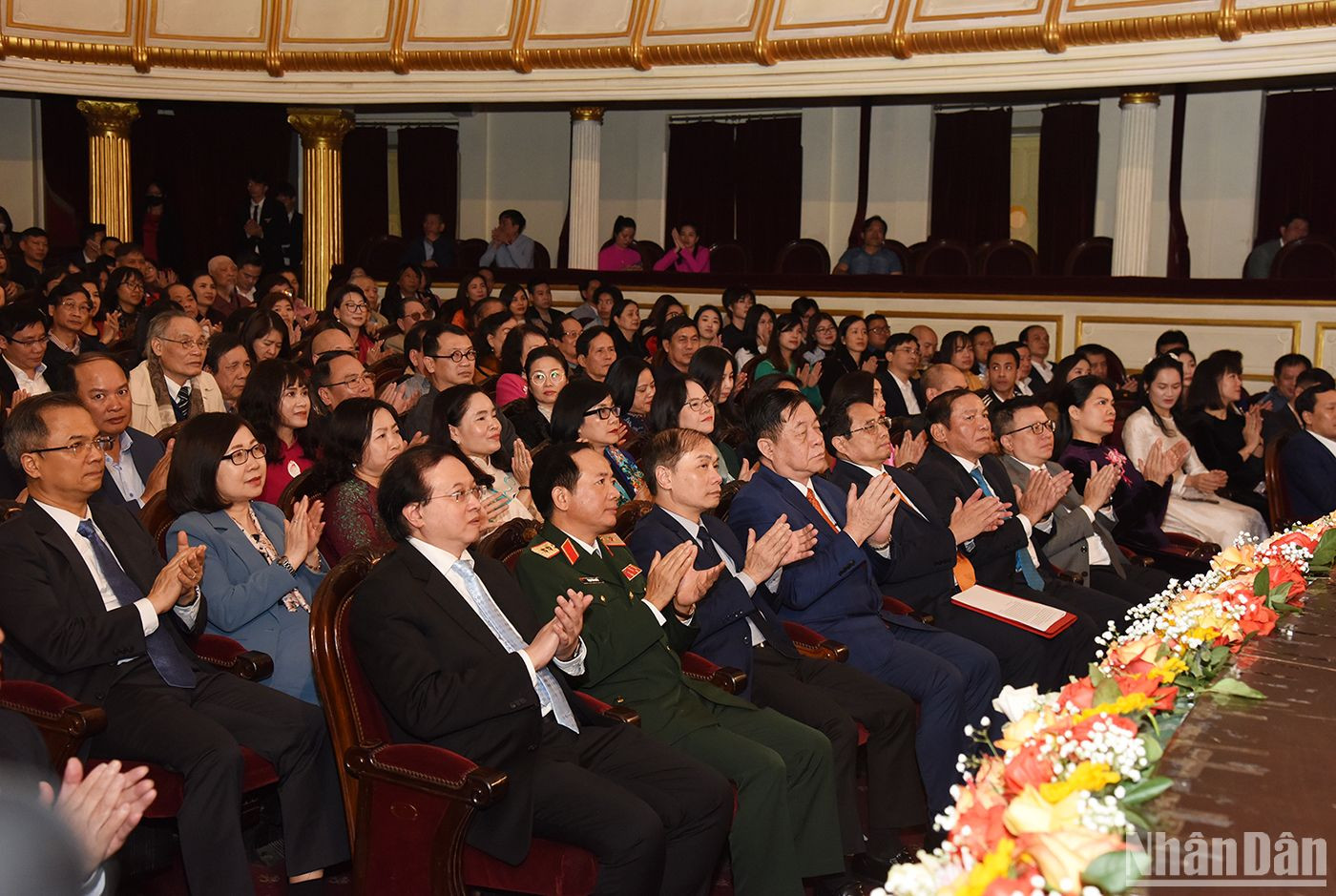 Thủ tướng Phạm Minh Chính và các đại biểu dự chương trình.