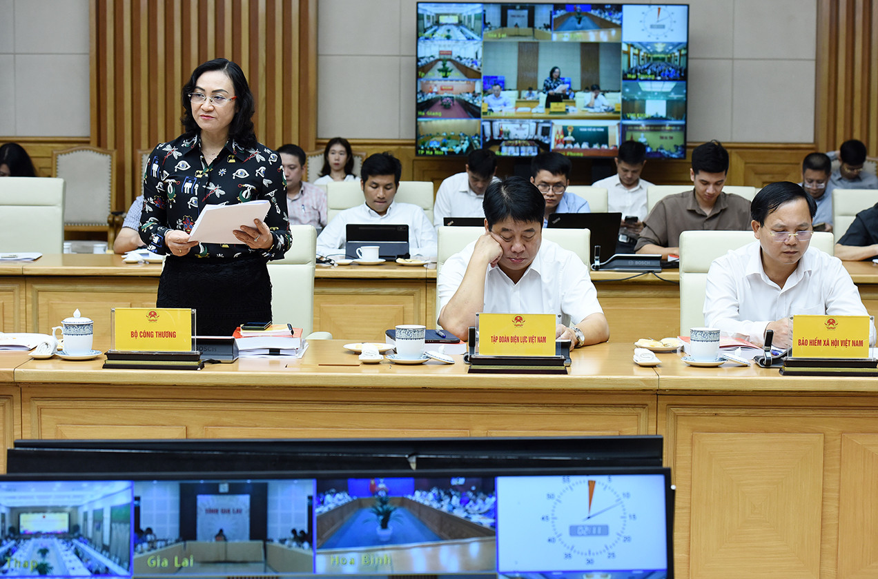 Đại diện lãnh đạo Bộ Công thương phát biểu.