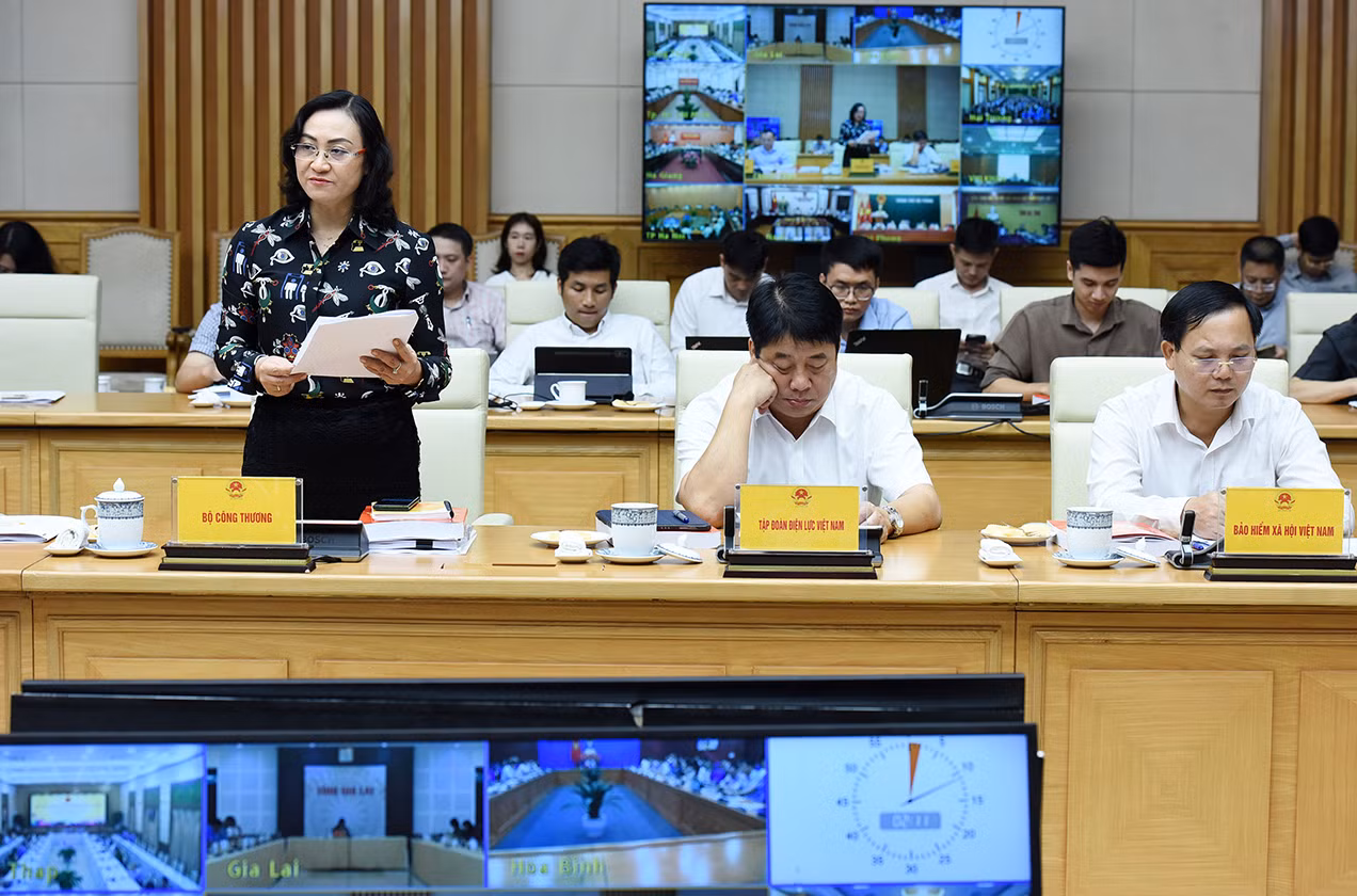 Đại diện lãnh đạo Bộ Công thương phát biểu.