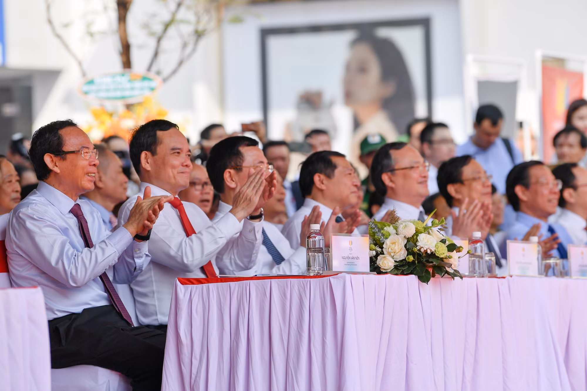 Các đồng chí lãnh đạo Đảng, Nhà nước và các đại biểu tham dự Lễ khai mạc Hội Báo toàn quốc 2024.