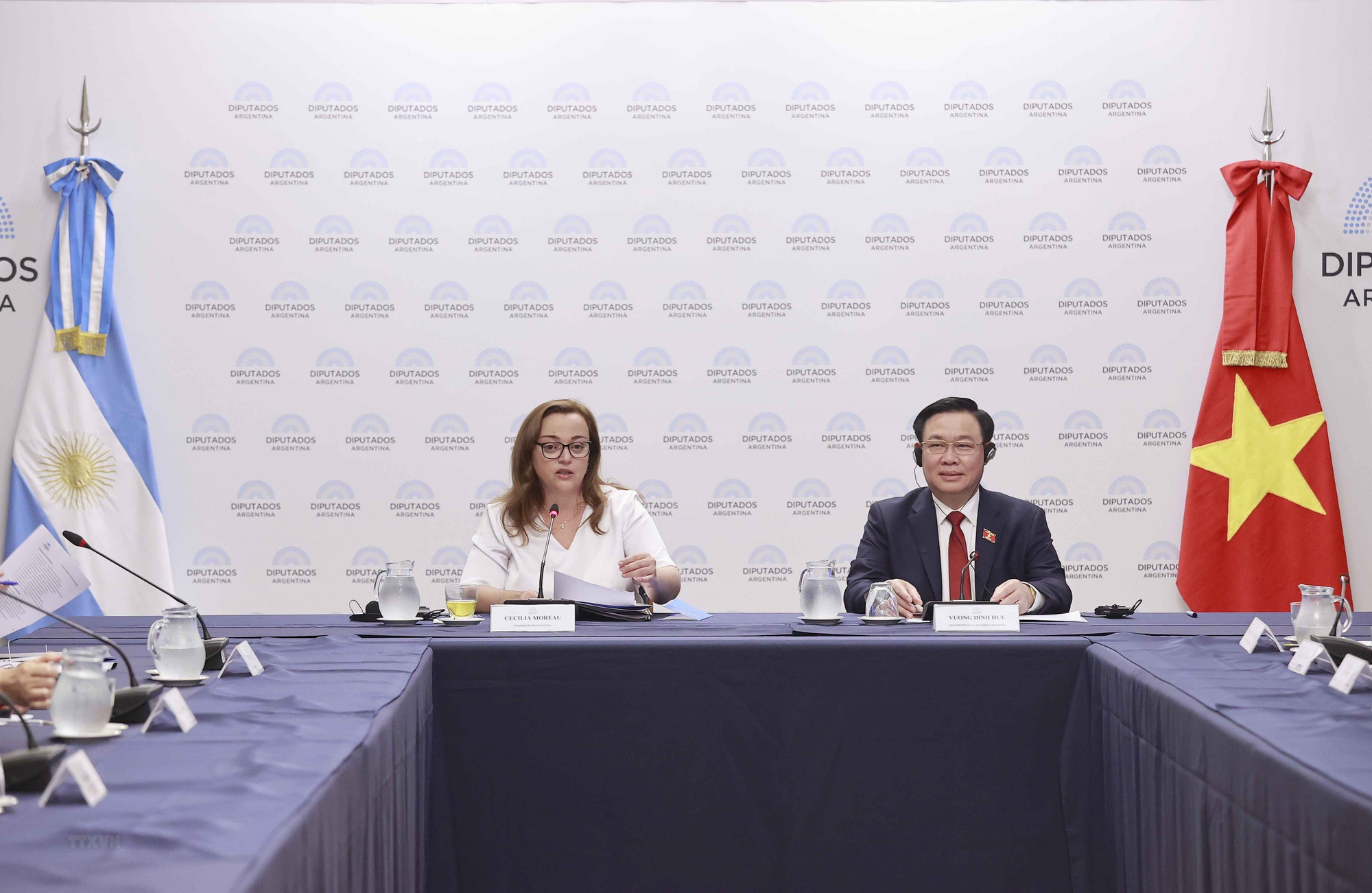 Chủ tịch Hạ viện Cộng hòa Argentina Cecilia Moreau phát biểu tại hội đàm. (Ảnh: TTXVN)