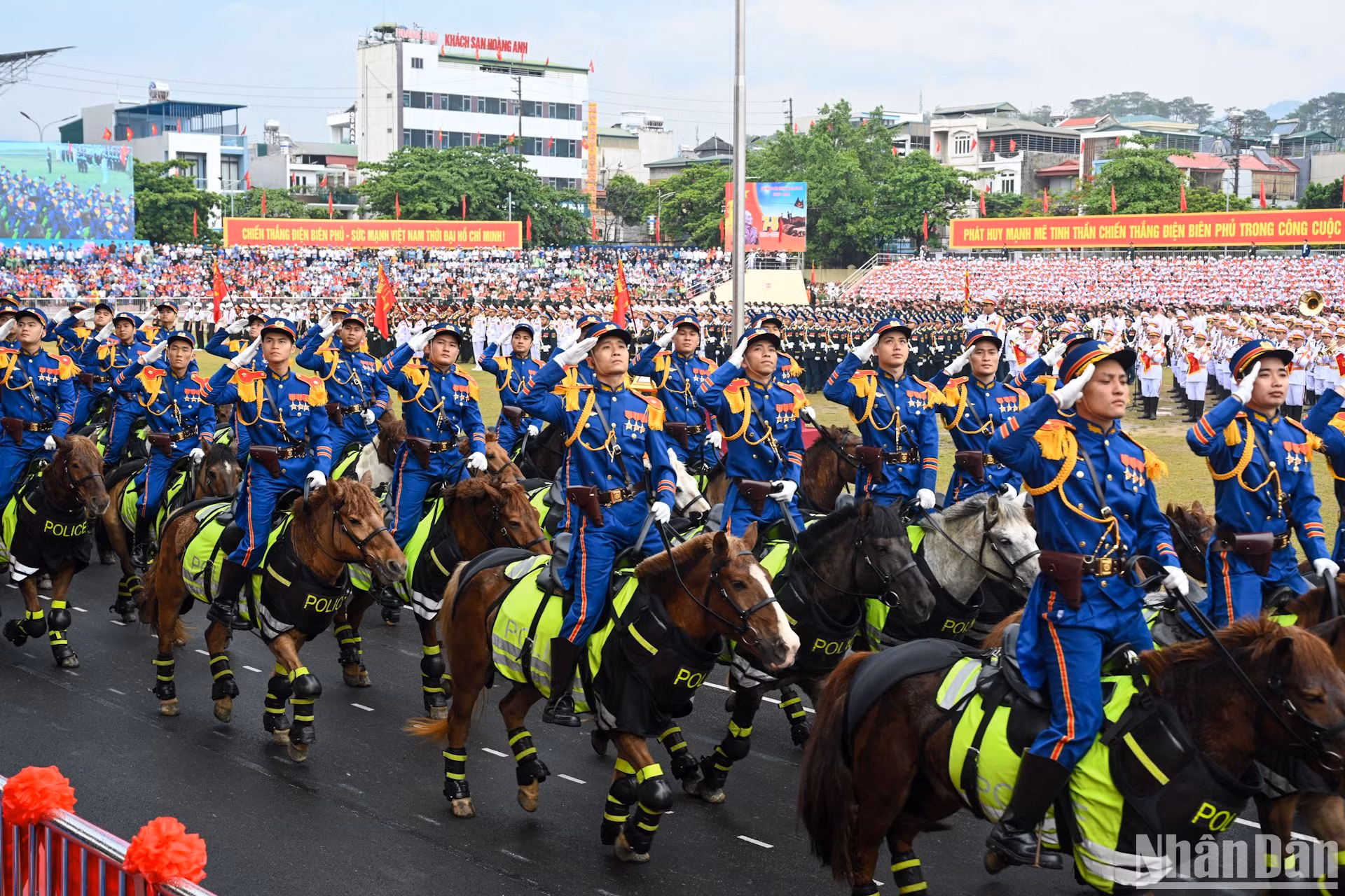 Khối Cảnh sát cơ động Kỵ binh.