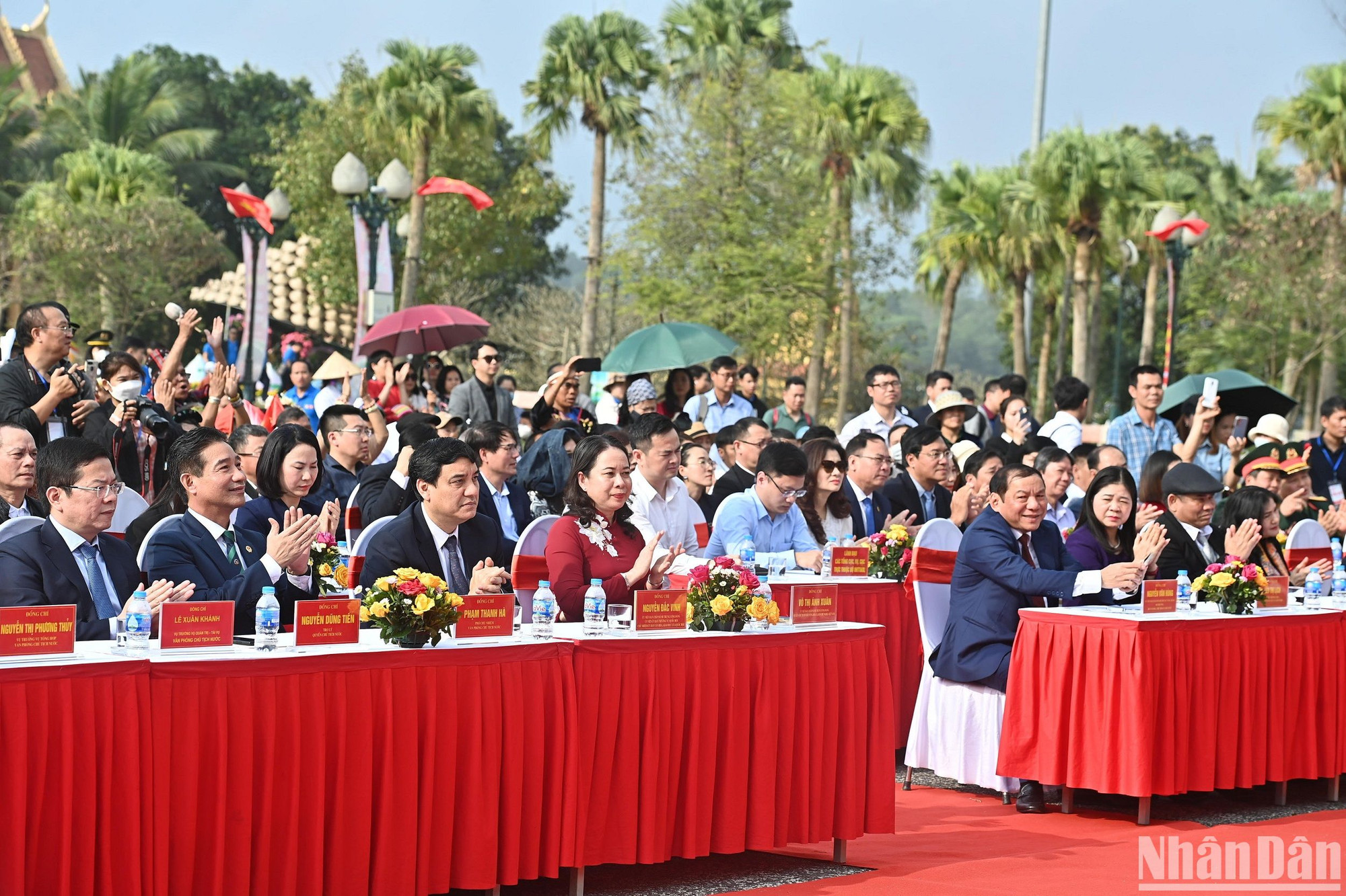 Quyền Chủ tịch nước Võ Thị Ánh Xuân và các đại biểu dự “Ngày hội sắc xuân trên mọi miền Tổ quốc” năm 2023.