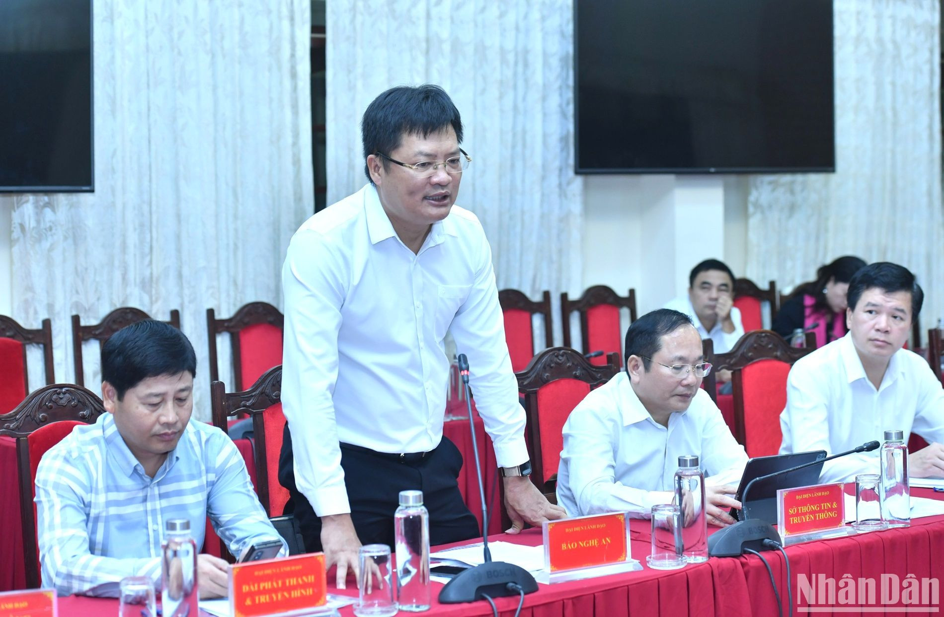 Tổng Biên tập Báo Nghệ An Ngô Đức Kiên phát biểu ý kiến.