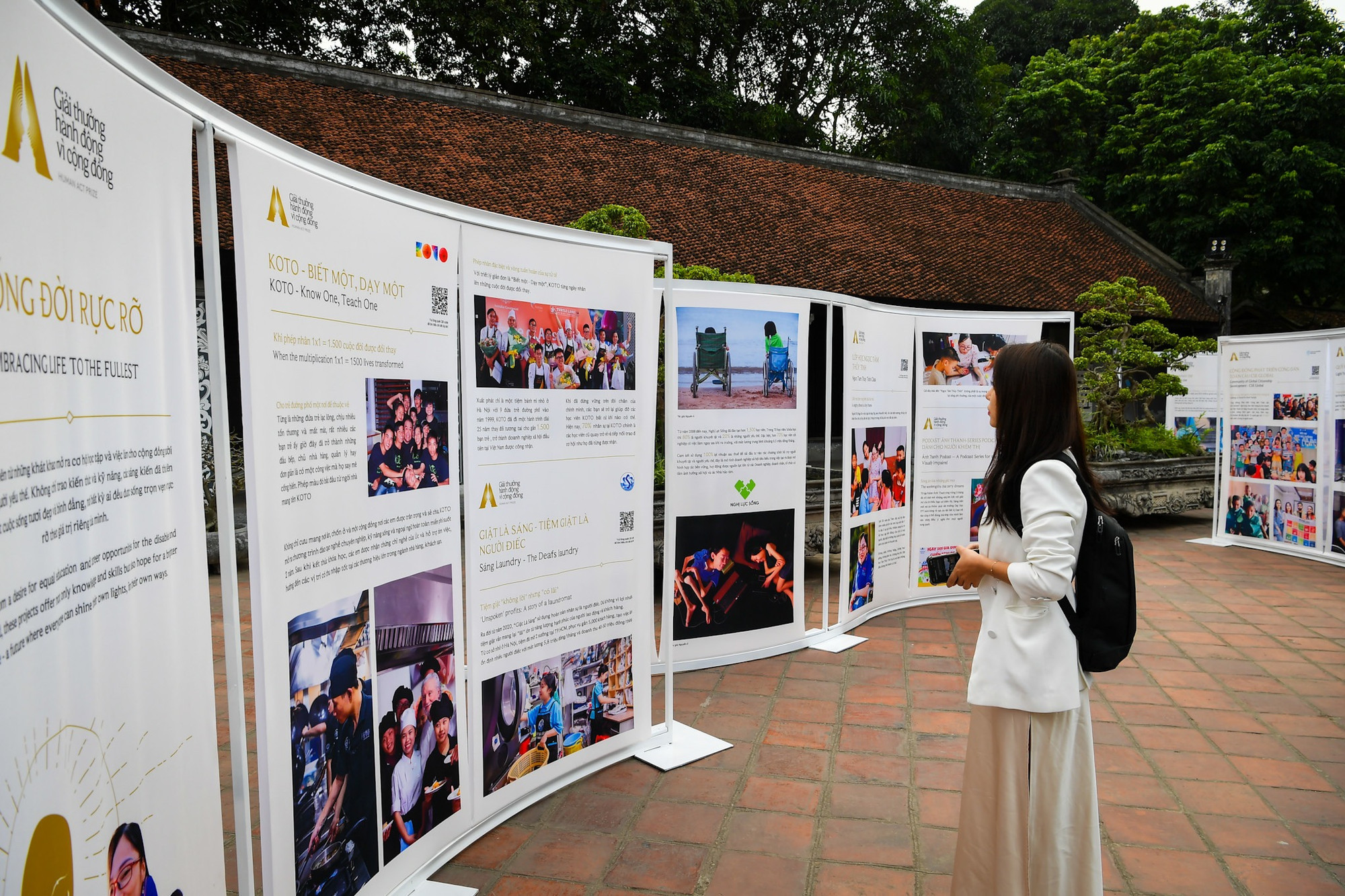 ...nhưng tựu chung lại đều là những nỗ lực đáng trân trọng, những sáng kiến đáng học hỏi, những mô hình đáng được nhân rộng để hoạt động vì cộng đồng tại Việt Nam được kiến tạo vì mục tiêu lan tỏa và bền vững hơn.