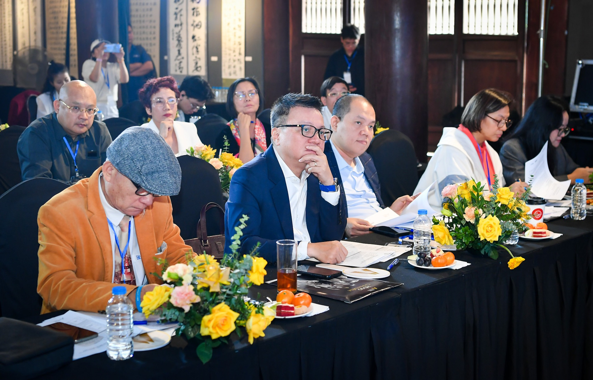 Hội đồng Giám khảo năm nay quy tụ 12 thành viên là những nhân vật có uy tín và tầm ảnh hưởng trong nước và quốc tế, bao gồm các nhà hoạt động xã hội, đại diện các bộ, ban, ngành, và lãnh đạo các tổ chức lớn.