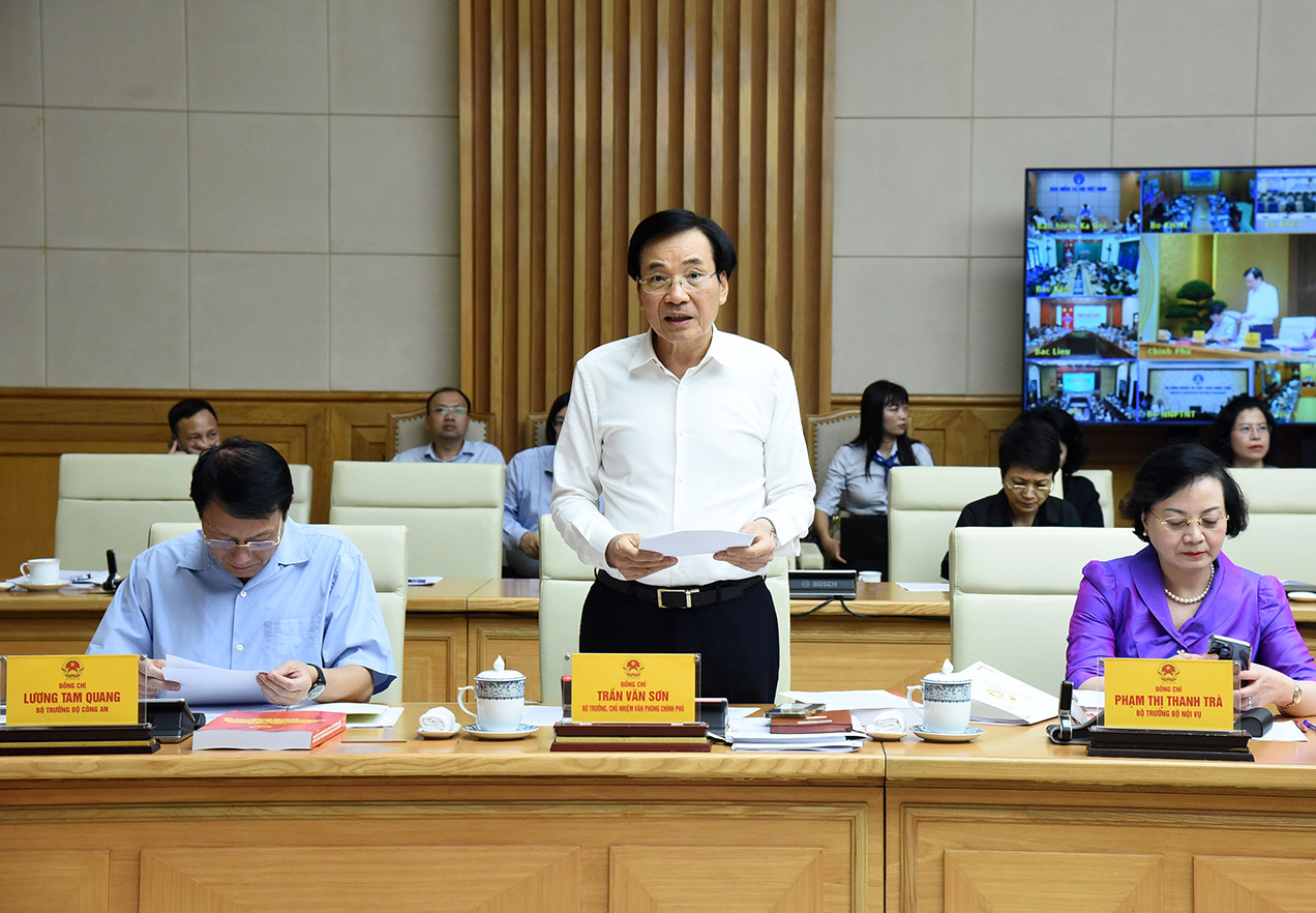 Bộ trưởng, Chủ nhiệm Văn phòng Chính phủ Trần Văn Sơn phát biểu.