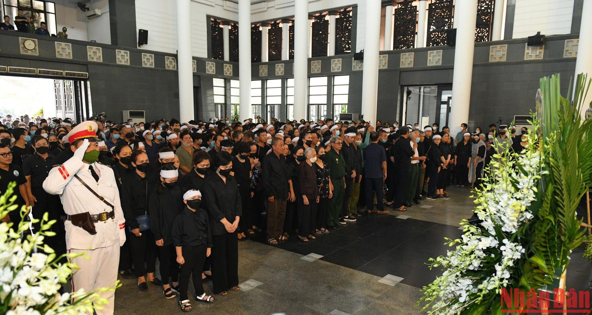 Hình ảnh người thân, đồng đội tiễn biệt 3 cảnh sát chữa cháy ảnh 2