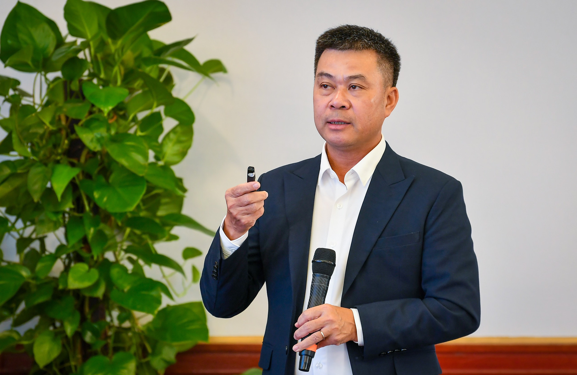 Ông Nguyễn Bá, Tổng Biên tập Báo Vietnamnet nhấn mạnh tầm quan trọng của mối quan hệ tương hỗ giữa báo chí và doanh nghiệp.