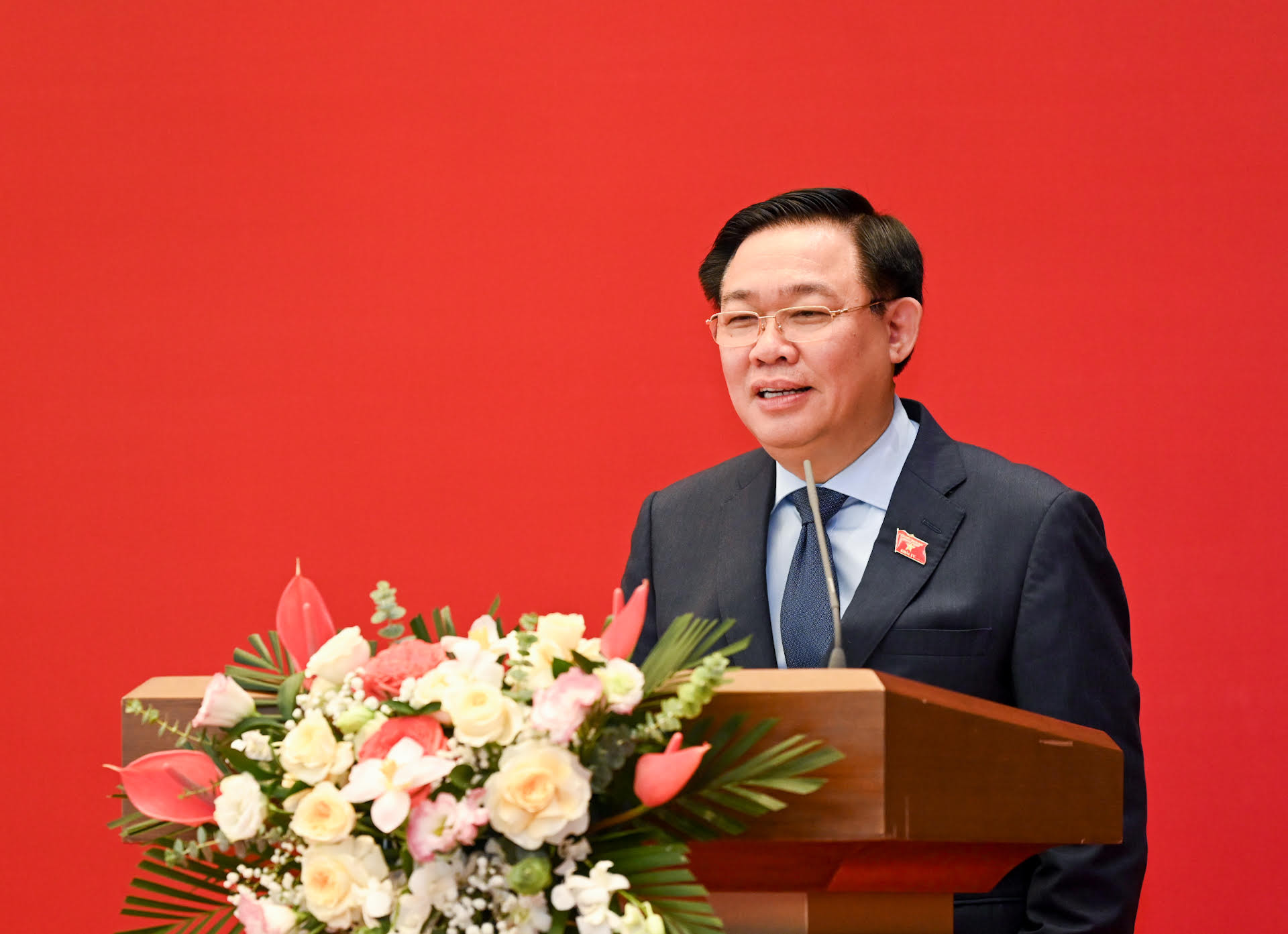 Chủ tịch Quốc hội Vương Đình Huệ phát biểu tại buổi gặp mặt.