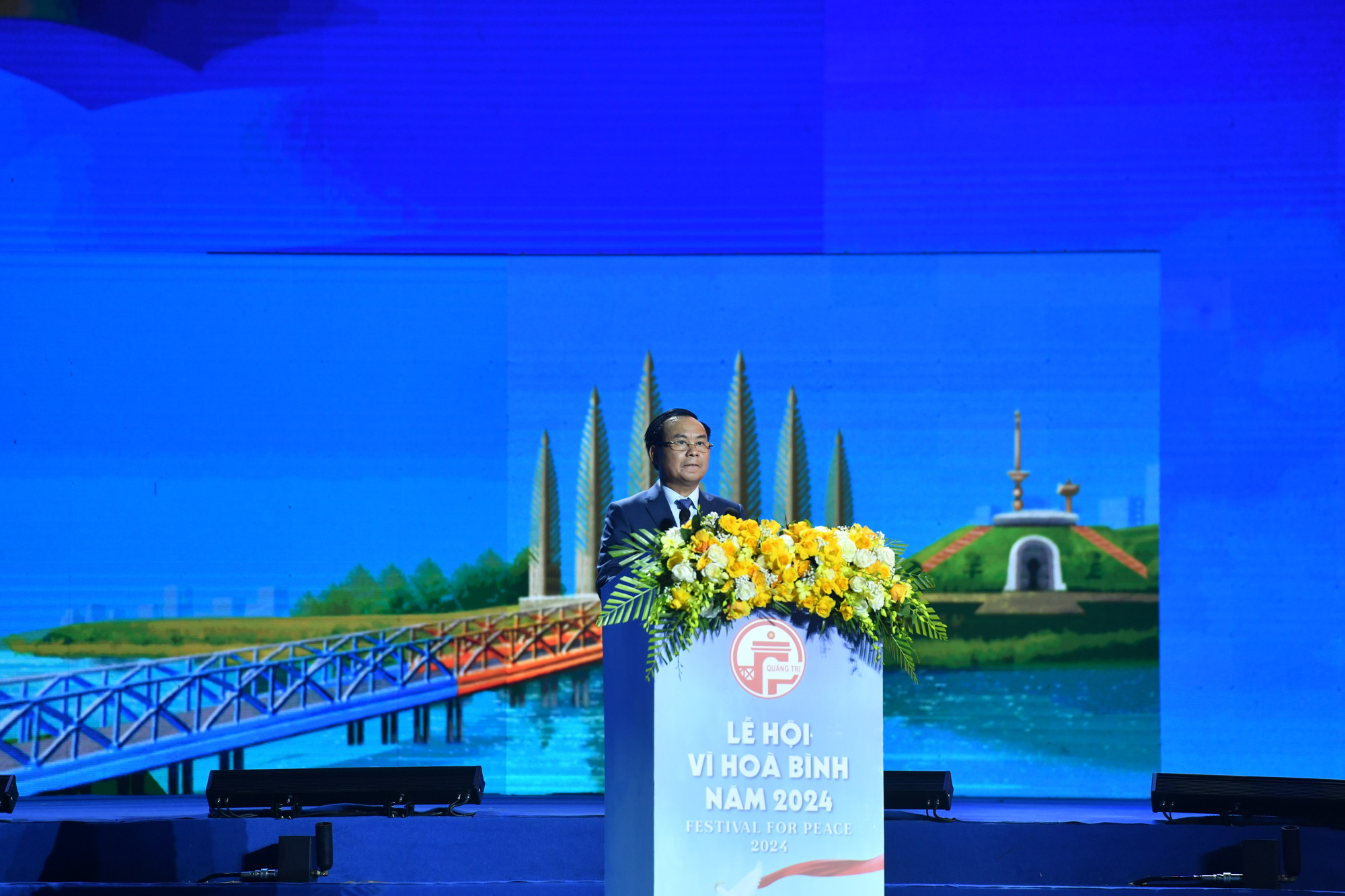 Phó Bí thư Tỉnh ủy, Chủ tịch UBND tỉnh Quảng Trị Võ Văn Hưng phát biểu tại lễ khai mạc. (Ảnh: ĐĂNG KHOA)