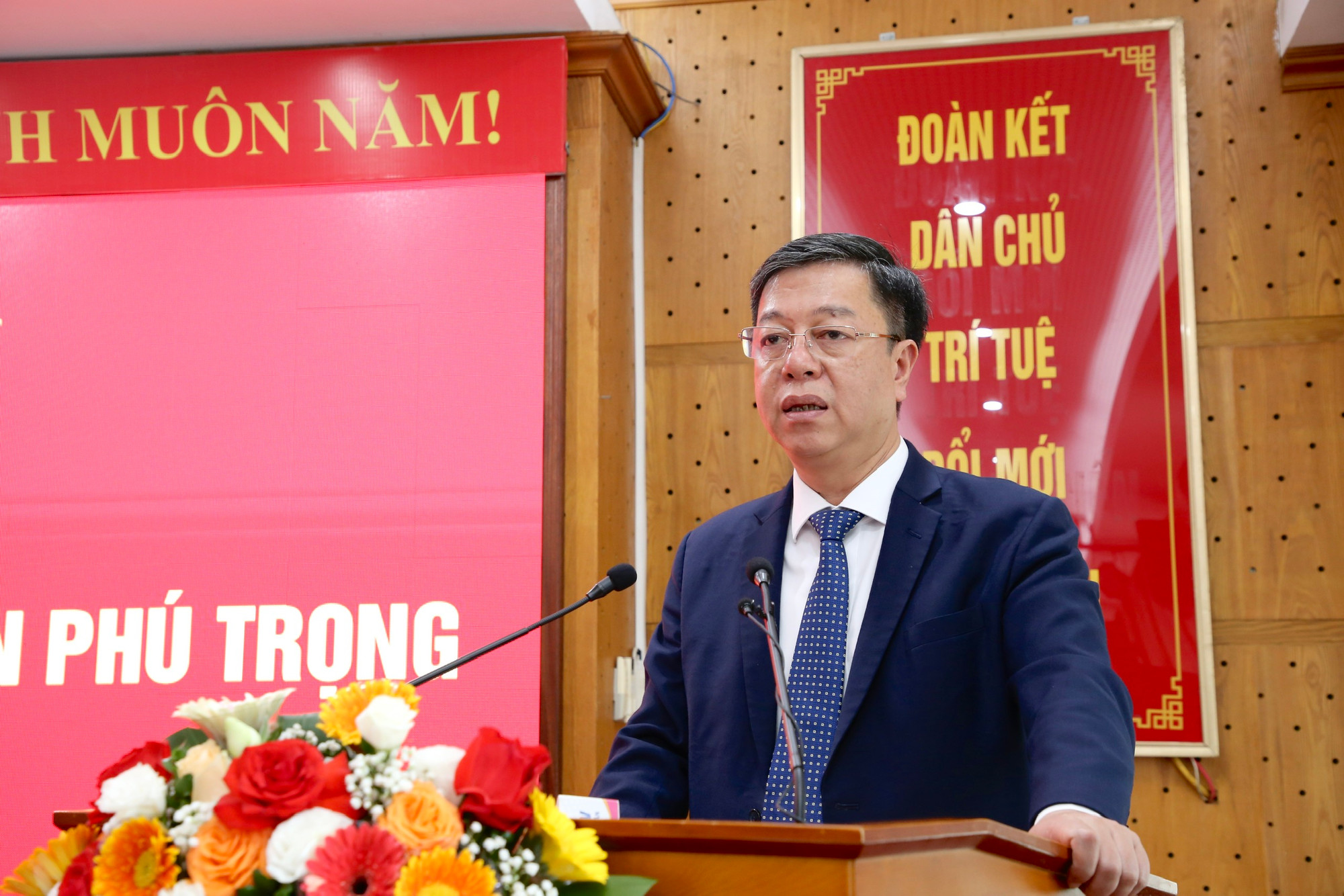 PGS, TS Vũ Trọng Lâm, Giám đốc - Tổng Biên tập Nhà xuất bản Chính trị quốc gia Sự thật phát biểu.