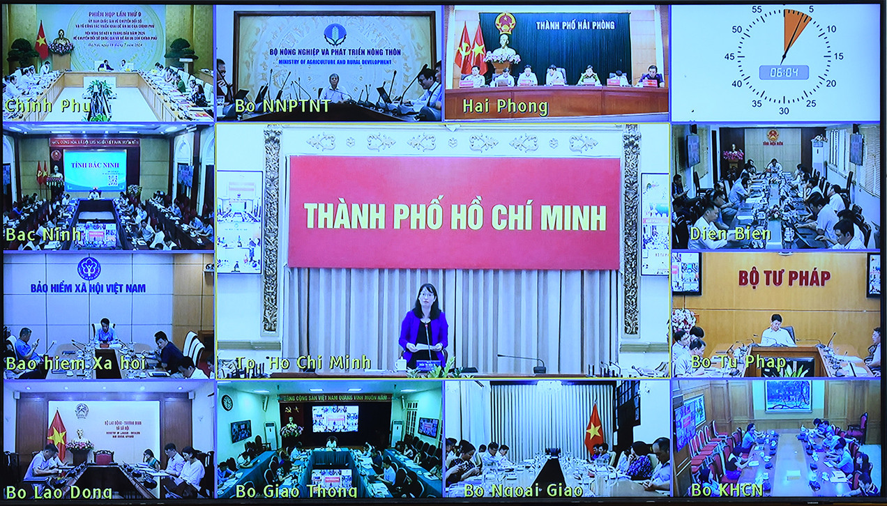 Phiên họp kết nối trực tuyến toàn quốc từ trụ sở Chính phủ tới trụ sở UBND các tỉnh, thành phố trực thuộc Trung ương. Đại diện lãnh đạo Thành phố Hồ Chí Minh phát biểu.