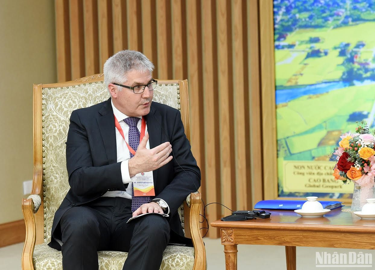 Bộ trưởng Bộ Nông nghiệp Thụy Sĩ bày tỏ đồng tình với các ý kiến của Thủ tướng Chính phủ; đồng thời đánh giá cao vai trò sáng kiến của Việt Nam trong Hội nghị toàn cầu lần thứ 4 Hệ thống lương thực, thực phẩm bền vững, cũng như vai trò, năng lực của Việt Nam trong chuỗi sản xuất nông nghiệp, đóng góp cho bảo đảm an ninh lương thực thế giới.