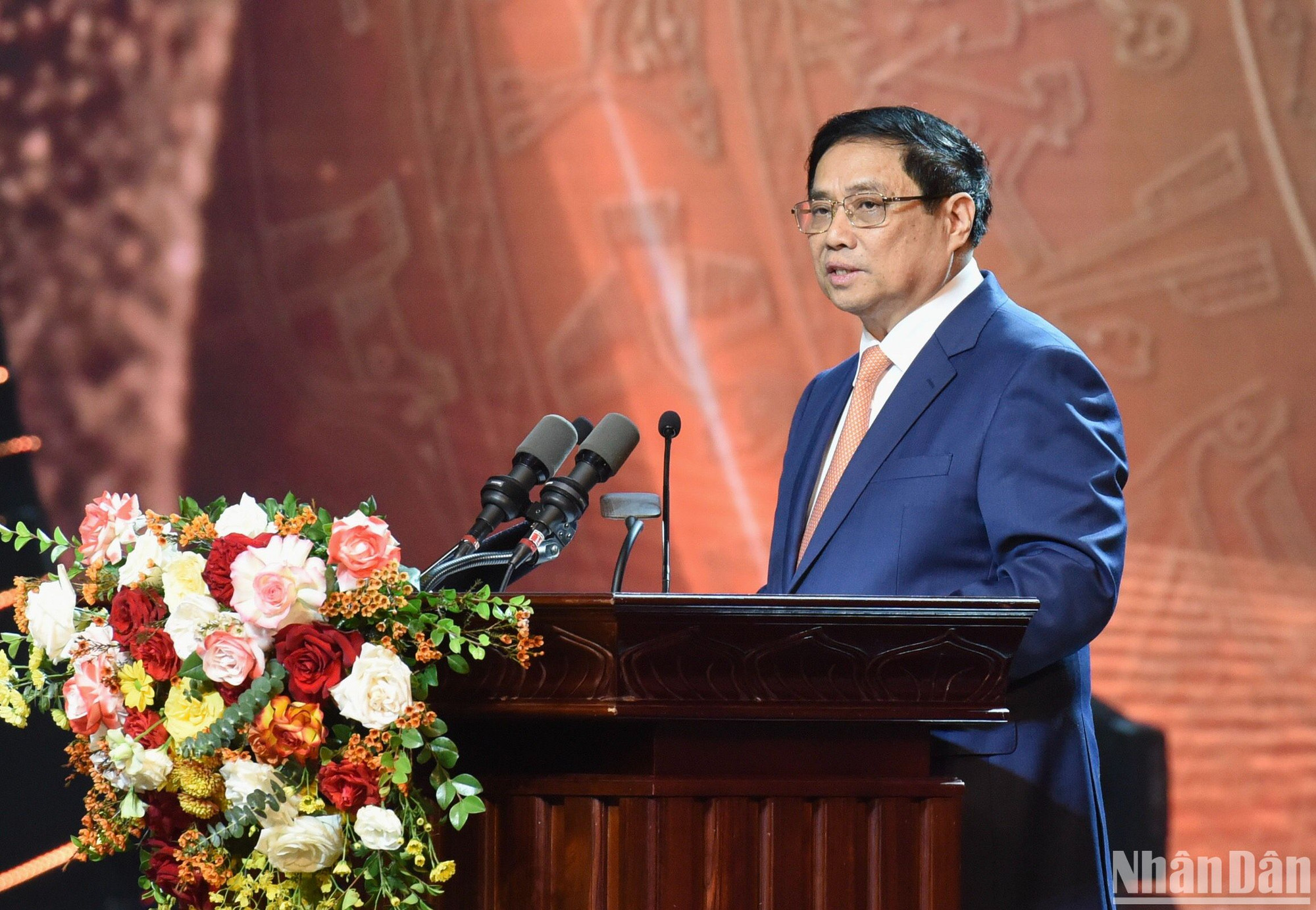 Thủ tướng nhiệt liệt chúc mừng các cá nhân, tập thể đã tham gia và đoạt Giải năm nay. (Ảnh: TRẦN HẢI)