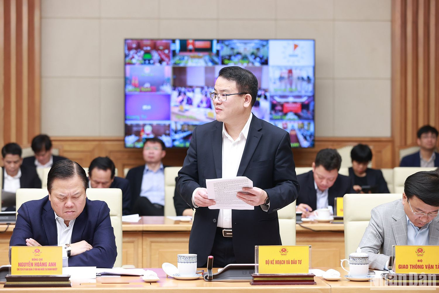 Thứ trưởng Kế hoạch và Đầu tư Trần Quốc Phương báo cáo tình hình triển khai giải ngân vốn đầu tư công năm 2023.