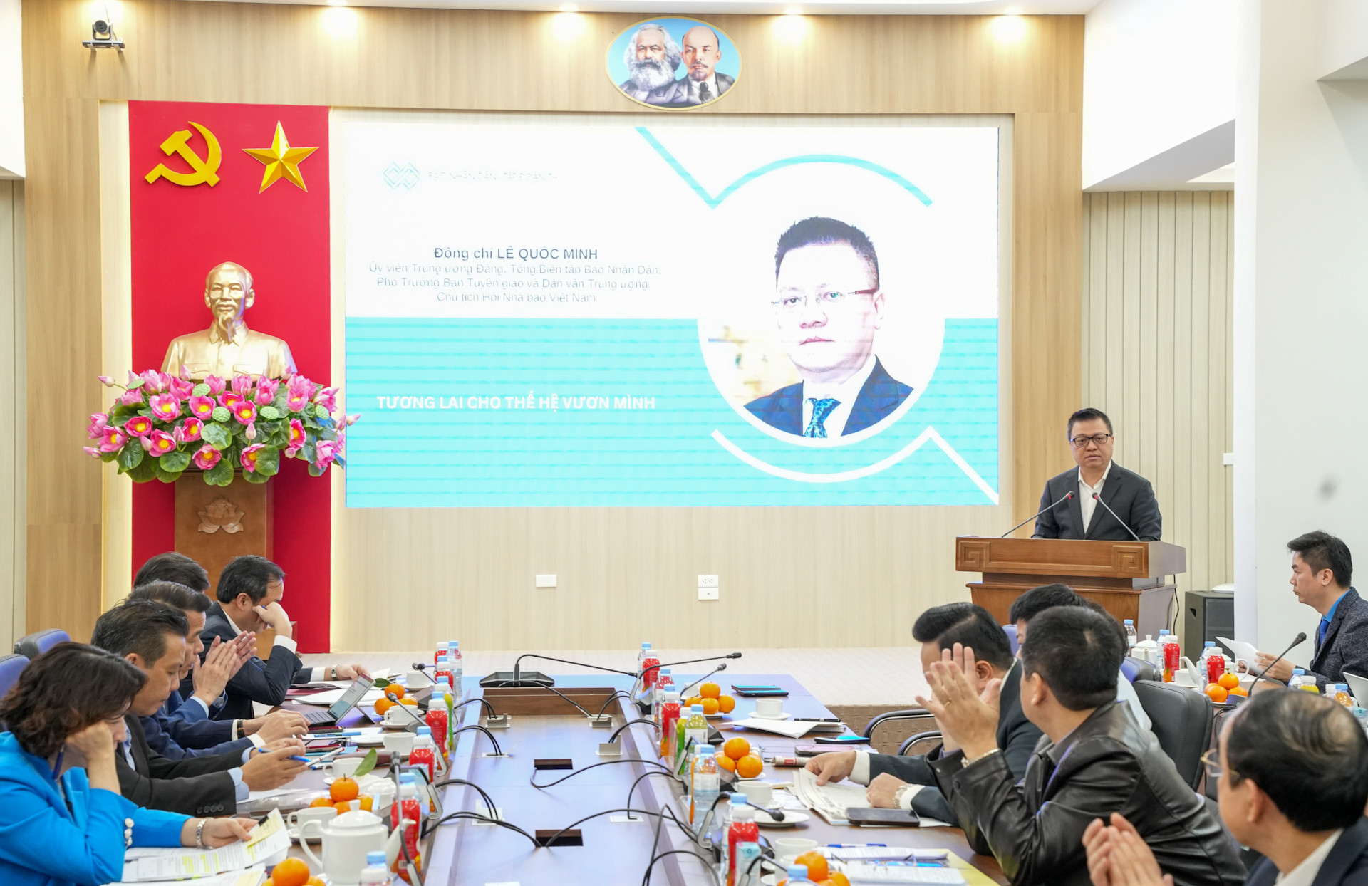 Quang cảnh hội thảo. Quang cảnh hội thảo.