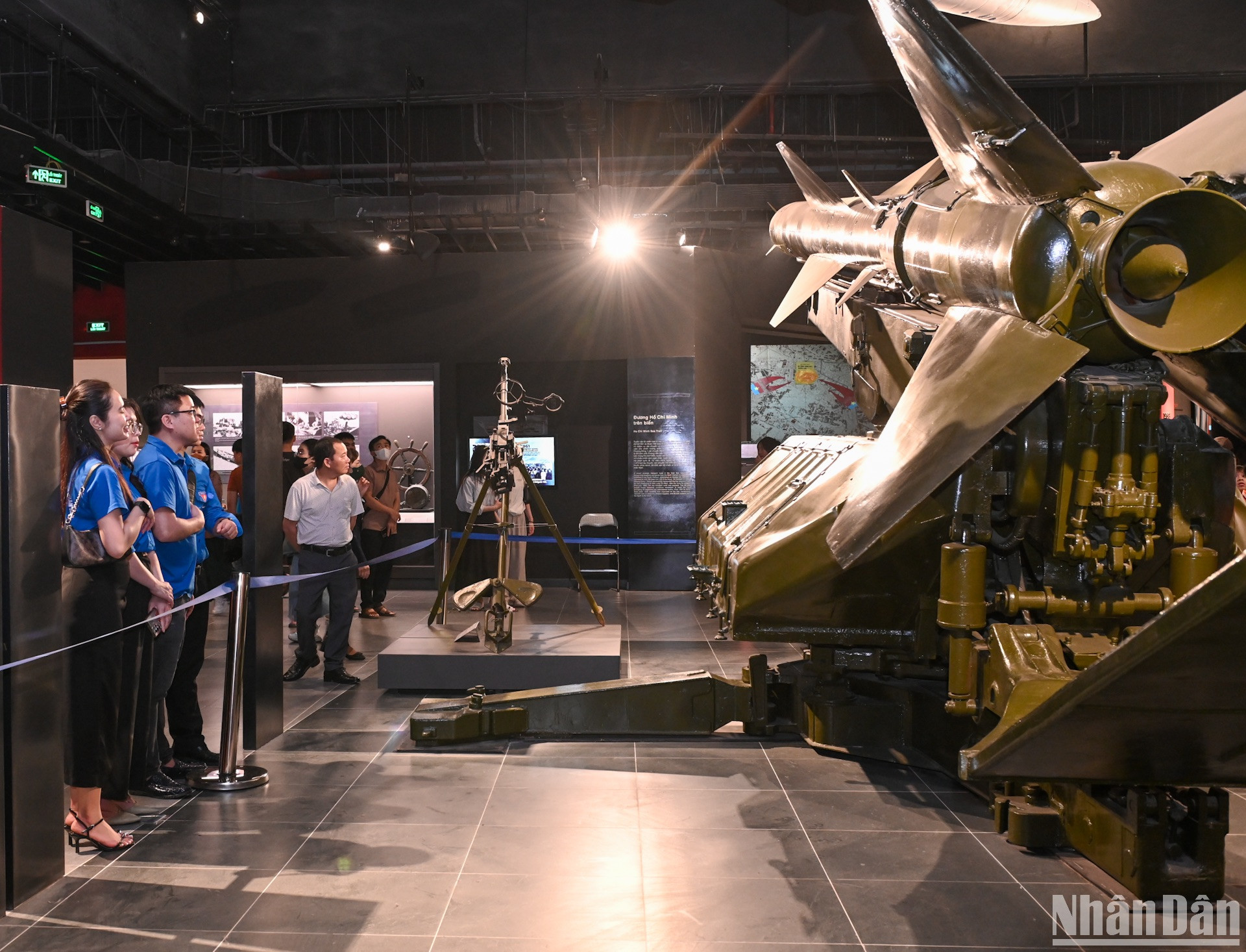 Khu trưng bày bệ phóng và vỏ đạn tên lửa SA-75 DVINA (SAM-2).