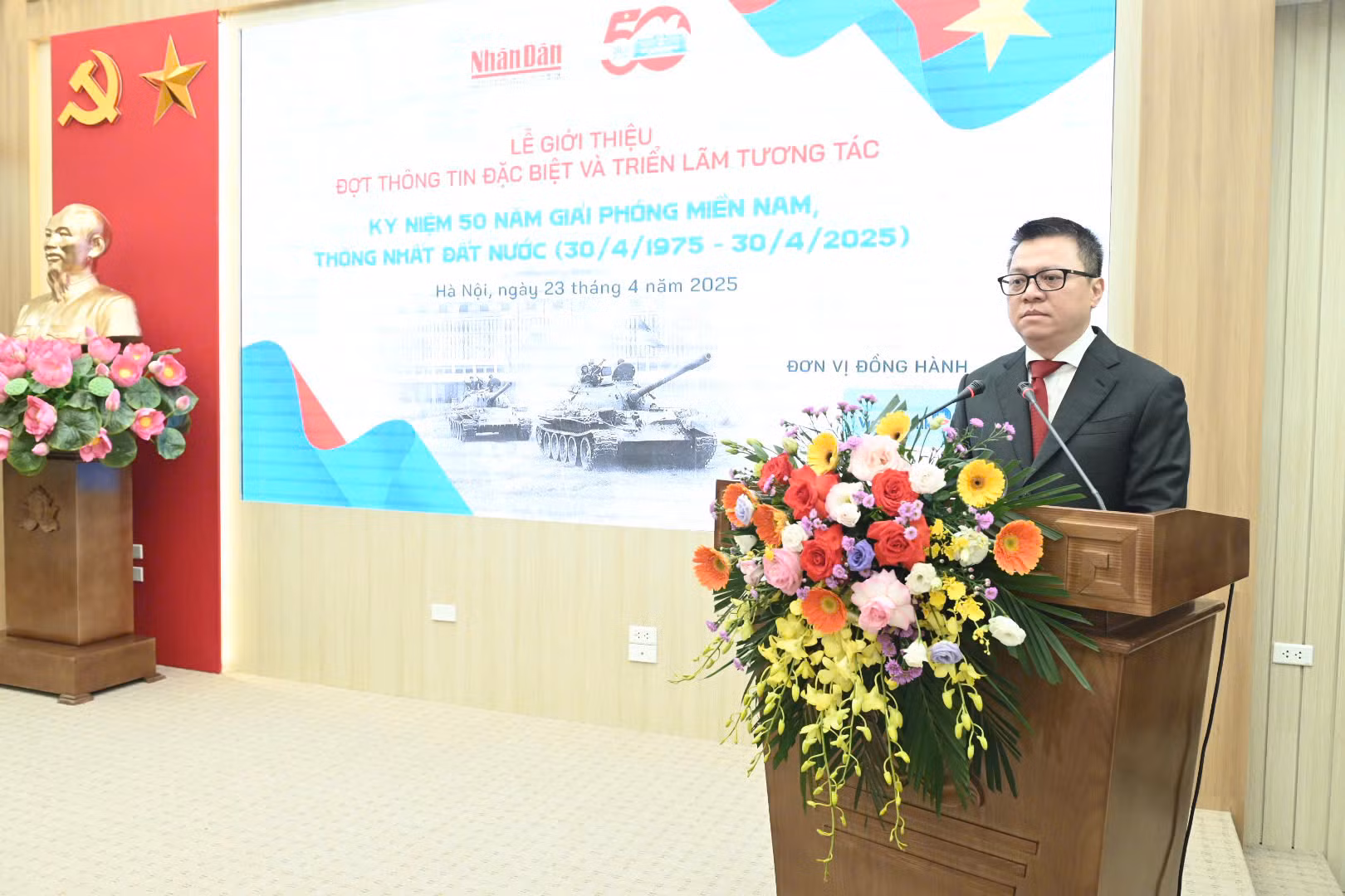 Đồng chí Lê Quốc Minh, Ủy viên Ban Chấp hành Trung ương Đảng, Tổng Biên tập Báo Nhân Dân, Phó Trưởng ban Tuyên giáo và Dân vận Trung ương, Chủ tịch Hội Nhà báo Việt Nam phát biểu.