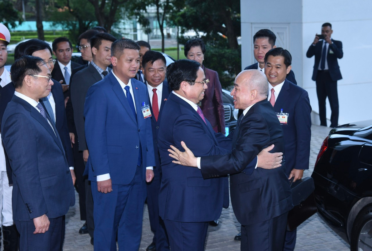 Thủ tướng Phạm Minh Chính đón Quốc vương Campuchia Preah Bat Samdech Preah Boromneath Norodom Sihamoni.