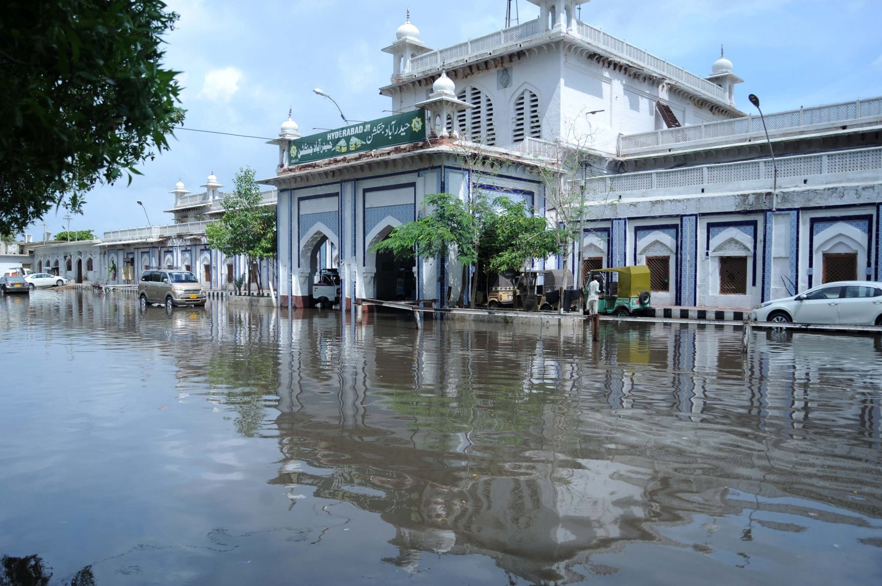 Lũ lụt tại Hyderabad, Pakistan ngày 25/7. Ảnh: EPA.