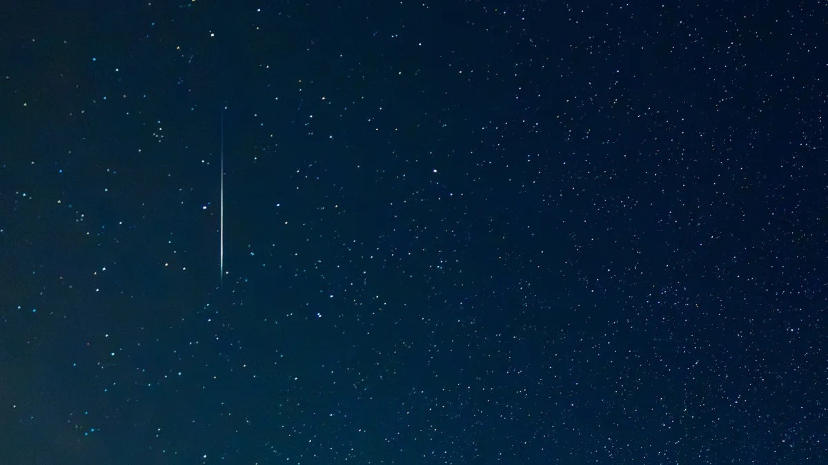 Một vệt sao băng Perseid trên bầu trời Nam Kinh, tỉnh Giang Tô của Trung Quốc vào ngày 14/8. Ảnh: Getty Images.