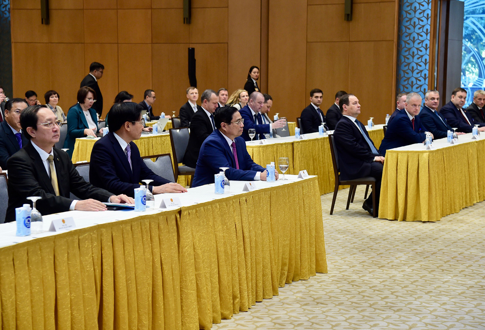 [Ảnh] Thủ tướng Phạm Minh Chính và Thủ tướng Cộng hòa Belarus Roman Golovchenko chứng kiến Lễ trao văn kiện hợp tác ảnh 2