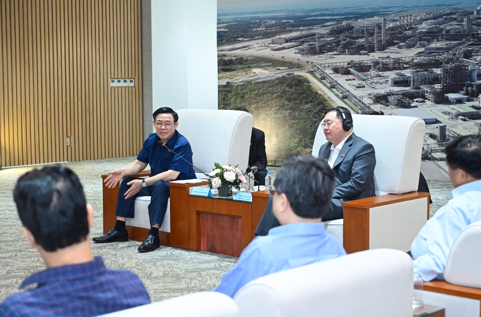 Chủ tịch Quốc hội Vương Đình Huệ phát biểu tại buổi làm việc.