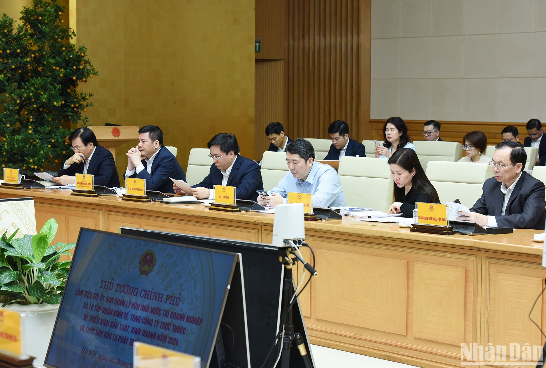 Đại diện các bộ tham dự buổi làm việc. Đại diện các bộ tham dự buổi làm việc.