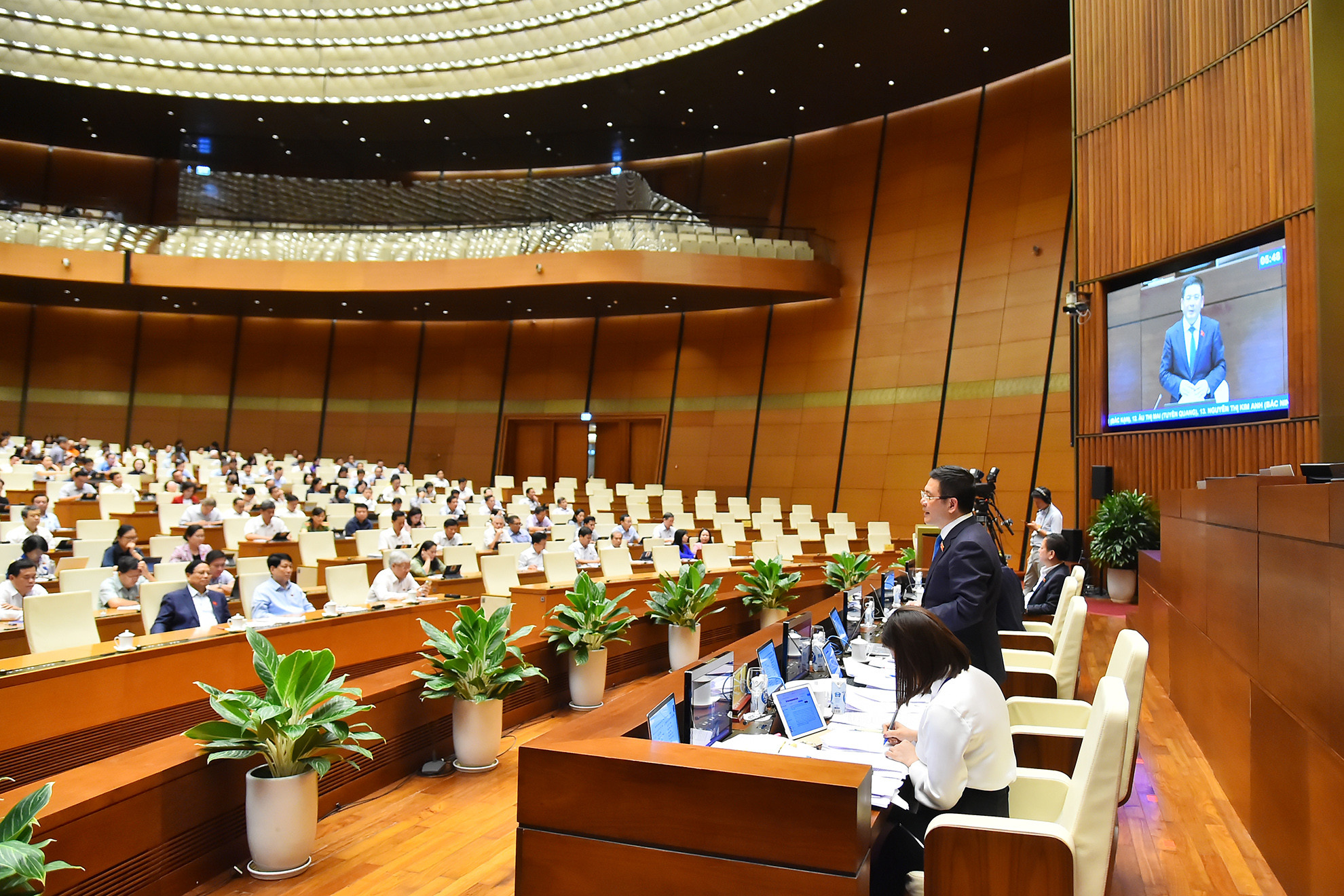 Ngoài ra, Bộ trưởng Nguyễn Hồng Diên cũng giải trình việc thực hiện chính sách, pháp luật phát triển ngành công nghiệp hỗ trợ, công nghiệp cơ khí, nhất là trong phục vụ chế biến nông, lâm, thủy sản, phát triển nông nghiệp, nông thôn.