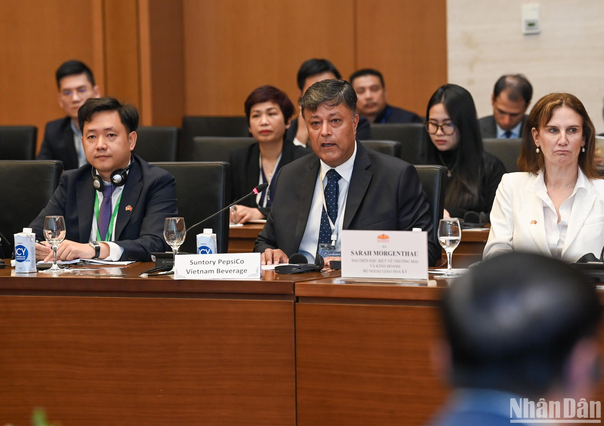 Đại diện Suntory PepsiCo Vietnam Beverage phát biểu tại cuộc làm việc.