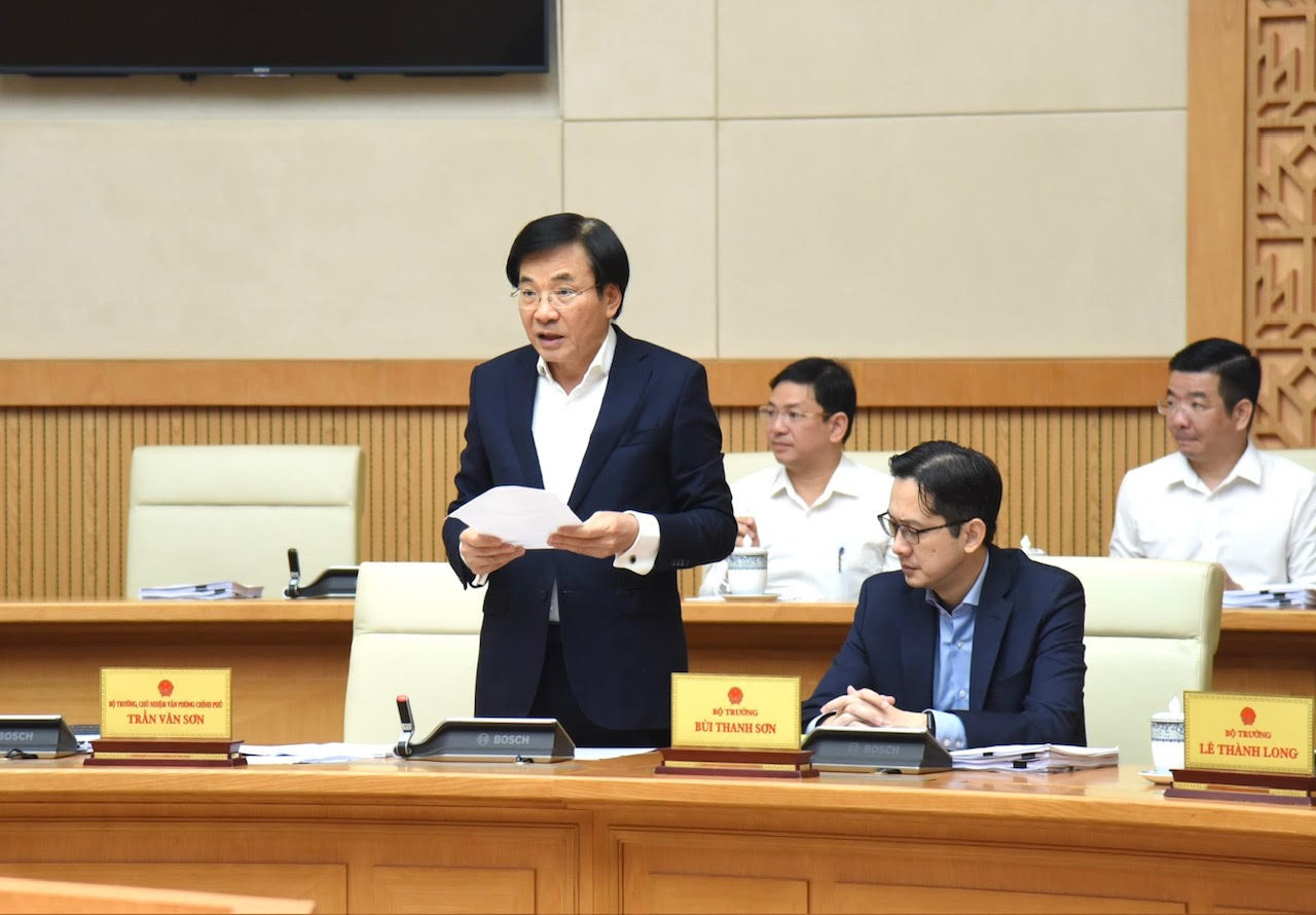 Bộ trưởng Chủ nhiệm Văn phòng Chính phủ phát biểu.