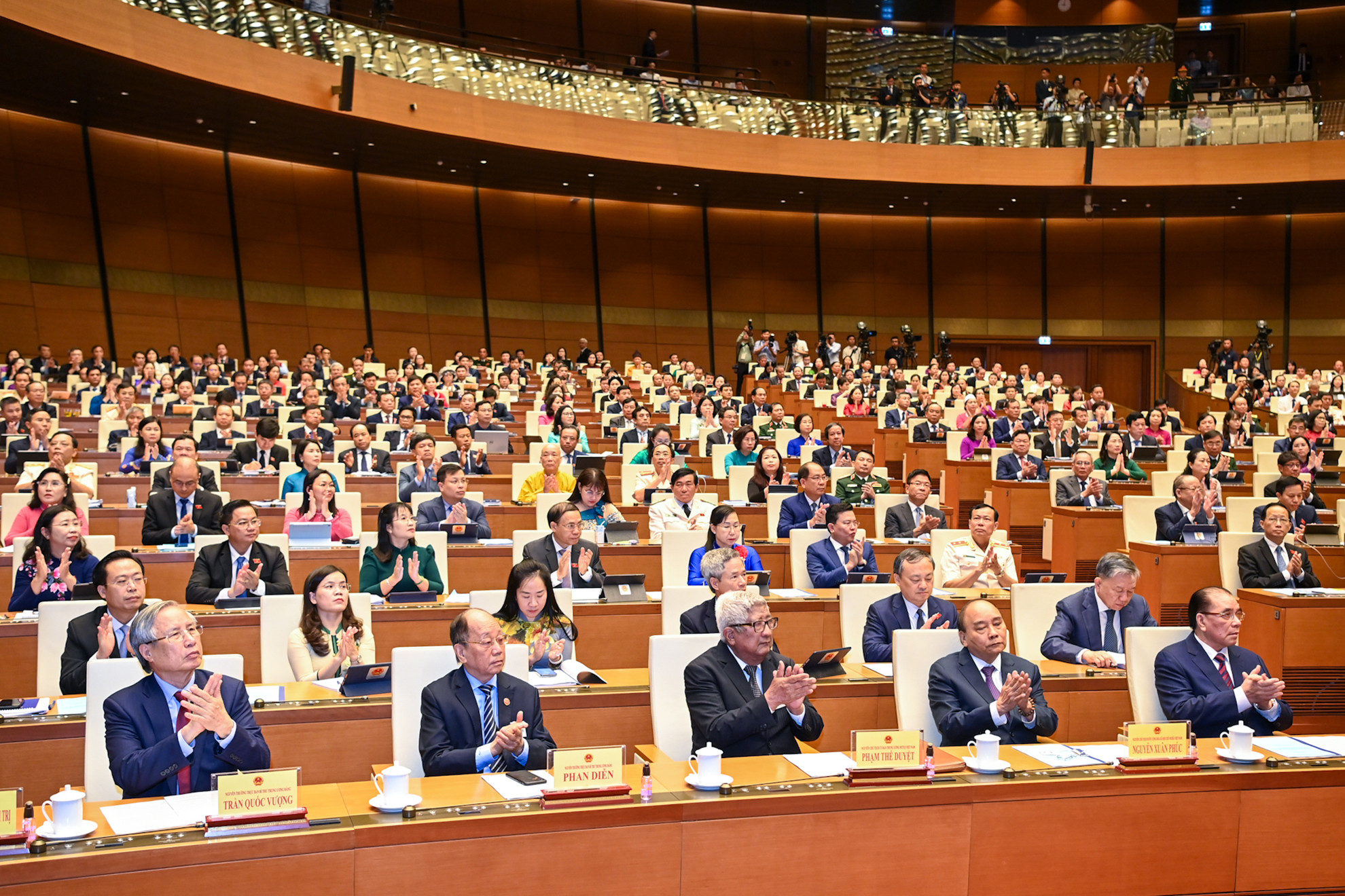 Các đồng chí lãnh đạo, nguyên lãnh đạo Đảng, Nhà nước dự phiên khai mạc Kỳ họp thứ 7.
