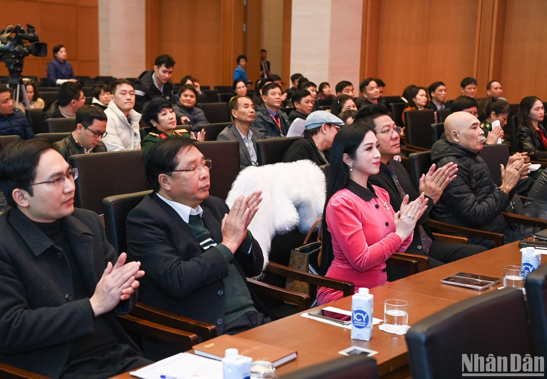 Đông đảo các nhạc sĩ, nghệ sĩ và phóng viên các cơ quan báo chí, thông tấn dự Lễ phát động.