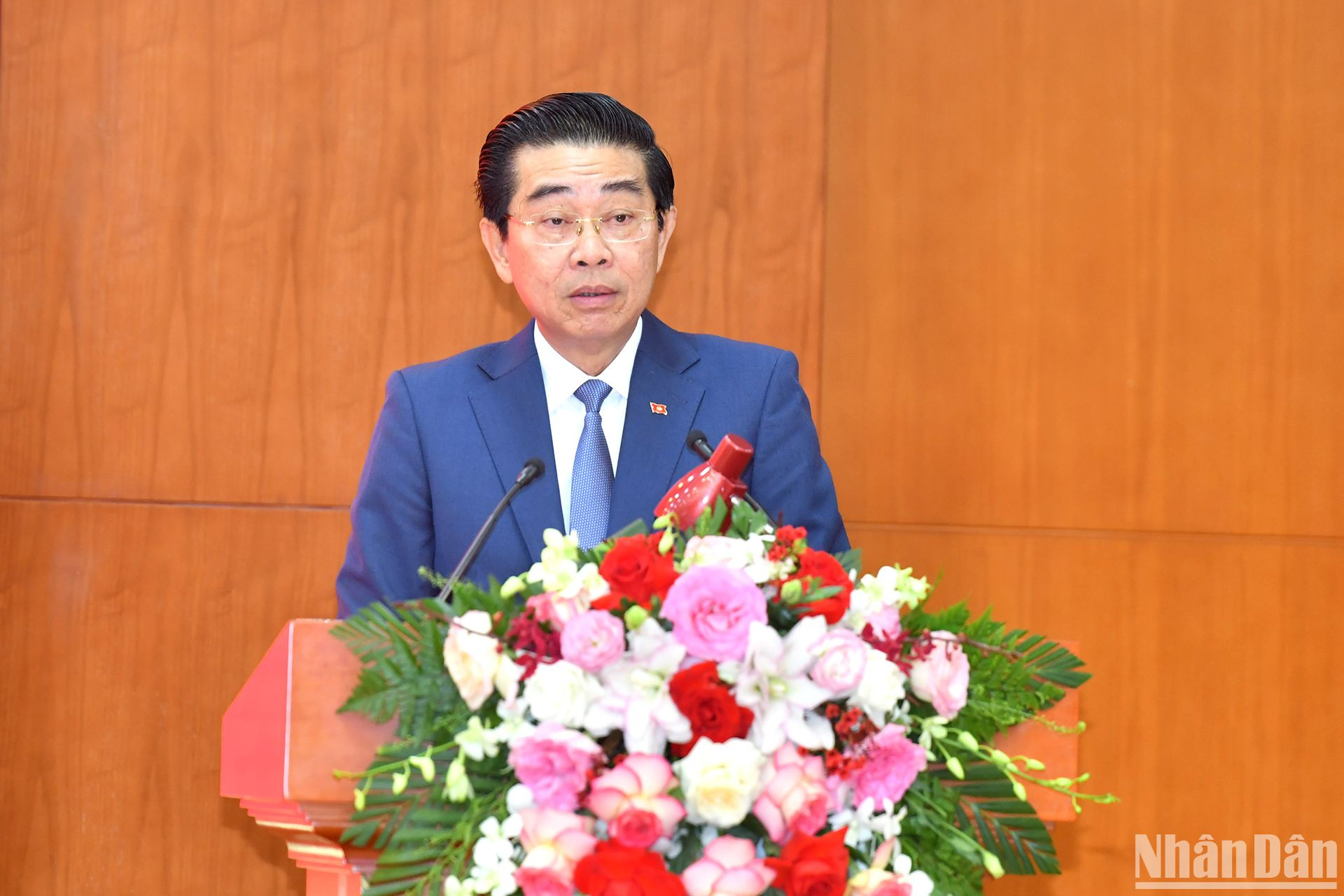 Đồng chí Võ Văn Dũng, Uỷ viên Trung ương Đảng, Phó Trưởng Ban Thường trực Ban Nội chính Trung ương trình bày báo cáo tại hội nghị. Đồng chí Võ Văn Dũng, Uỷ viên Trung ương Đảng, Phó Trưởng Ban Thường trực Ban Nội chính Trung ương trình bày báo cáo tại hội nghị.