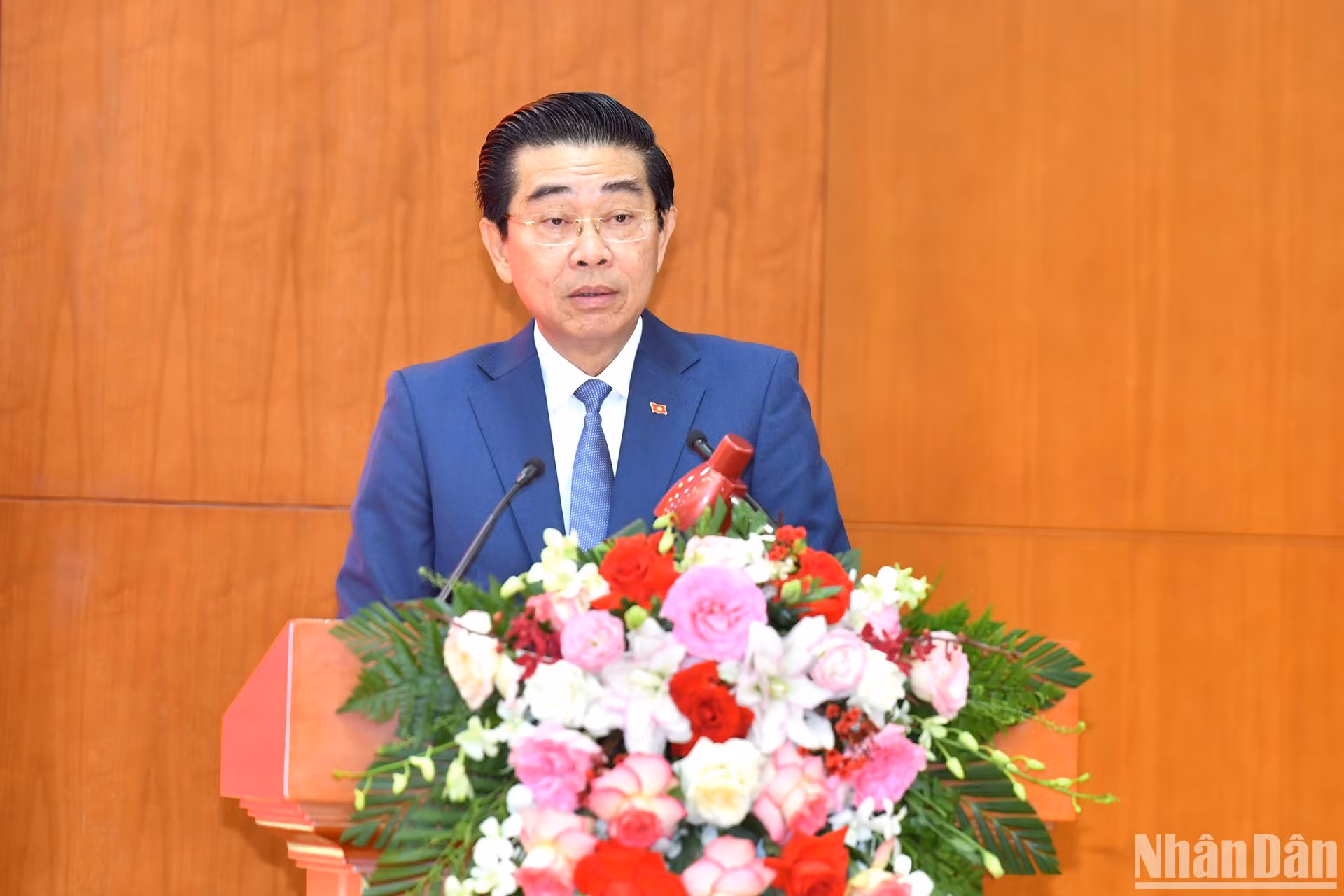 Đồng chí Võ Văn Dũng, Uỷ viên Trung ương Đảng, Phó Trưởng Ban Thường trực Ban Nội chính Trung ương trình bày báo cáo tại hội nghị. Đồng chí Võ Văn Dũng, Uỷ viên Trung ương Đảng, Phó Trưởng Ban Thường trực Ban Nội chính Trung ương trình bày báo cáo tại hội nghị.