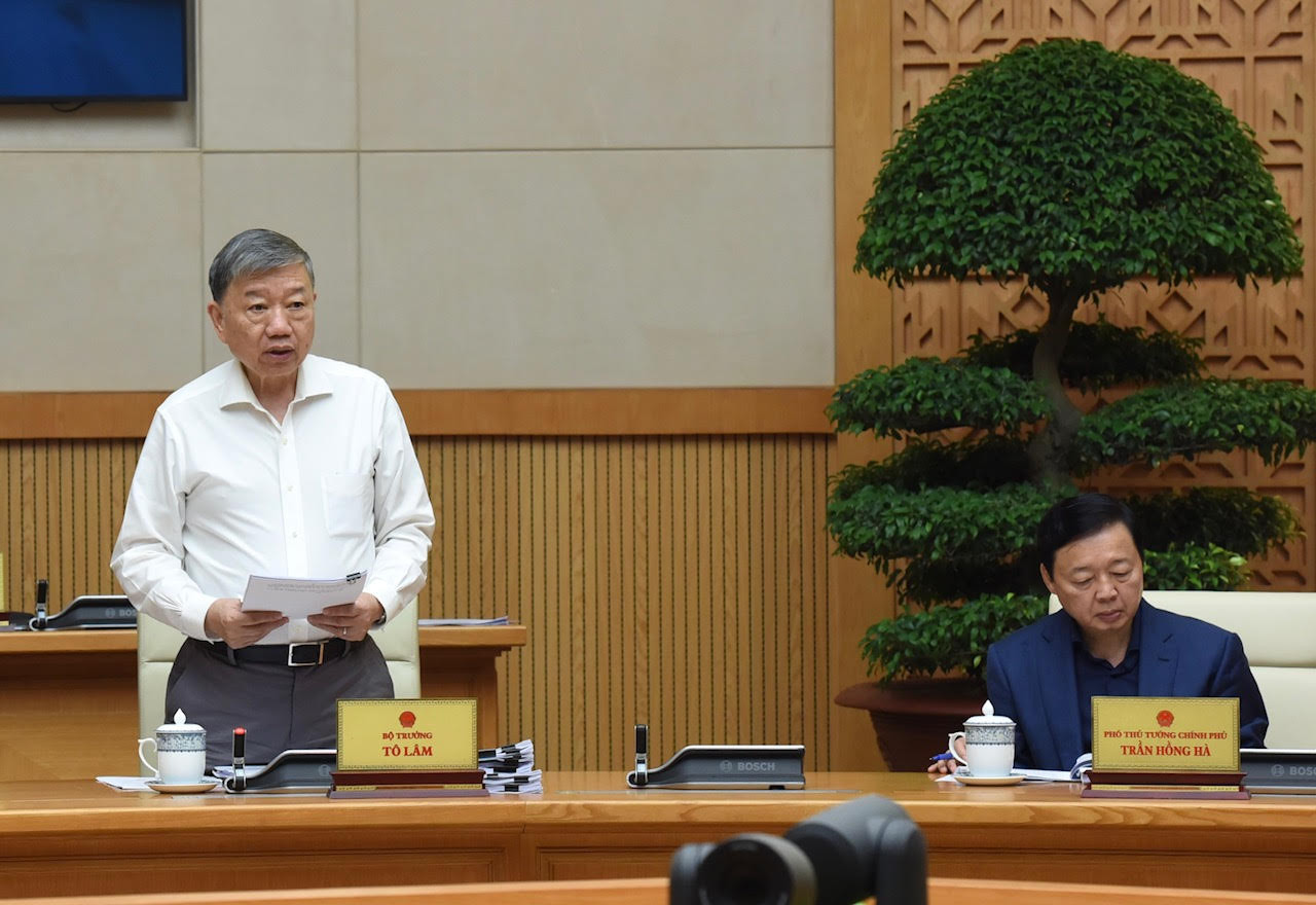 Bộ trưởng Công an Tô Lâm phát biểu tại phiên họp.