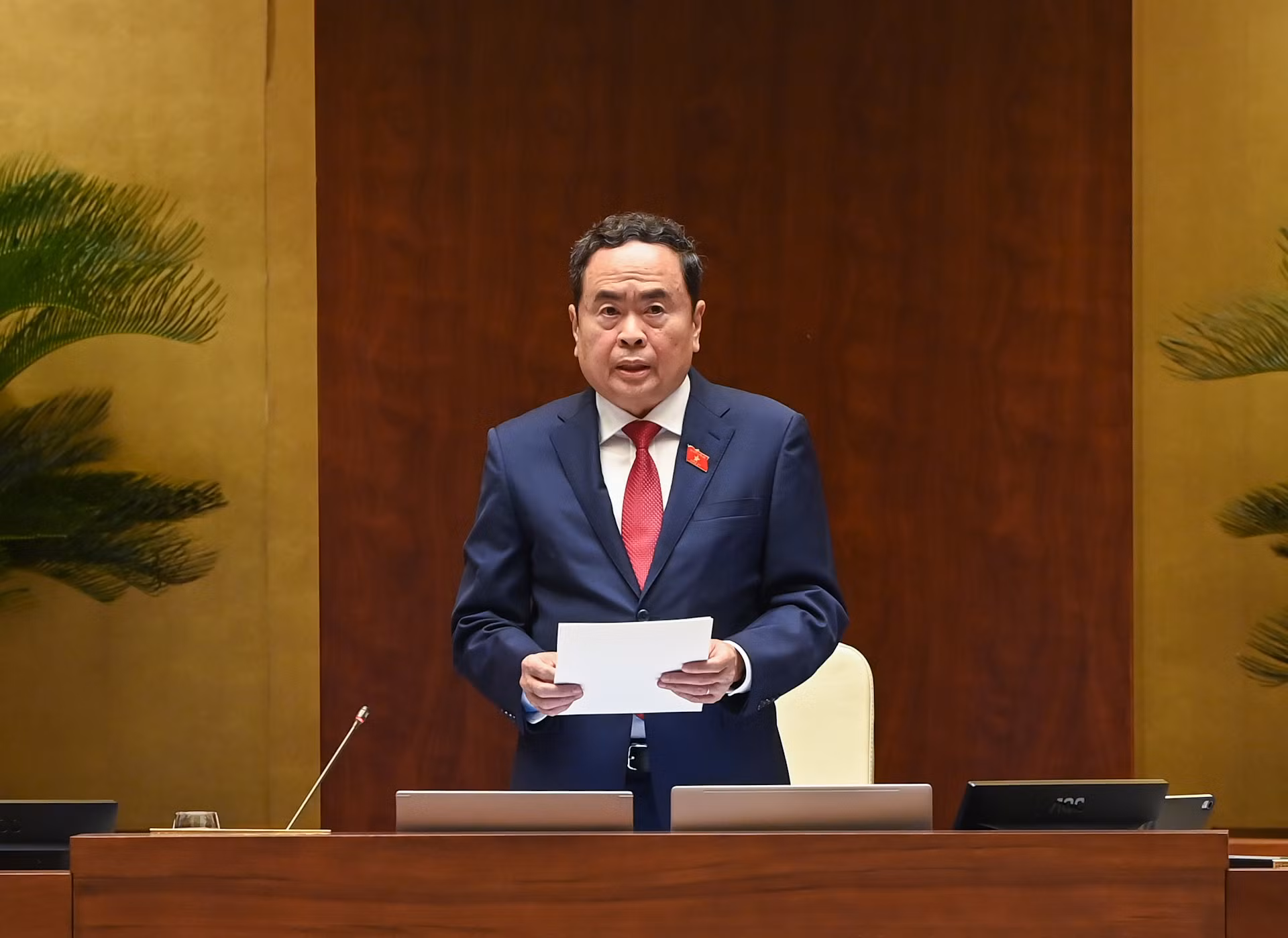 Chủ tịch Quốc hội Trần Thanh Mẫn phát biểu mở đầu phiên chất vấn và trả lời chất vấn Bộ trưởng Công thương Nguyễn Hồng Diên.