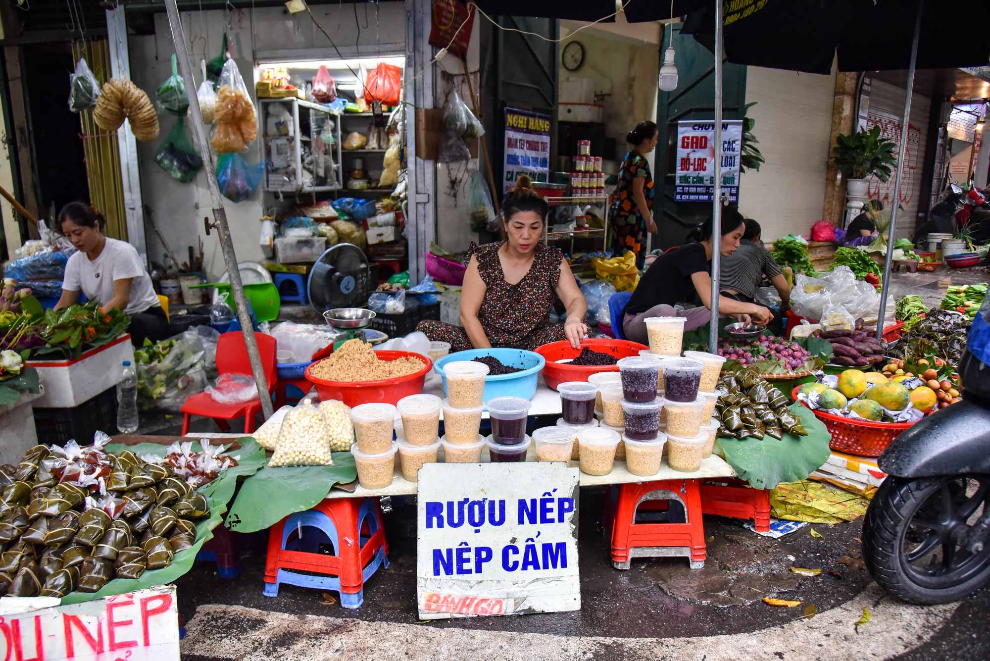 Theo quan niệm truyền thống của người dân Việt Nam, cứ đến ngày 5/5 âm lịch hằng năm, người dân đều chuẩn bị mâm cúng gồm các loại trái cây, rượu nếp, bánh gio... để diệt trừ sâu bọ làm hại mùa màng và xua đuổi bệnh tật trong cơ thể. Theo quan niệm truyền thống của người dân Việt Nam, cứ đến ngày 5/5 âm lịch hằng năm, người dân đều chuẩn bị mâm cúng gồm các loại trái cây, rượu nếp, bánh gio... để diệt trừ sâu bọ làm hại mùa màng và xua đuổi bệnh tật trong cơ thể.